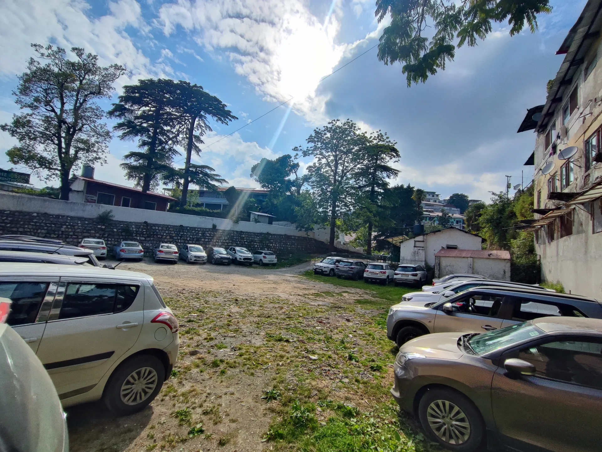 Hotel North Wood Parking