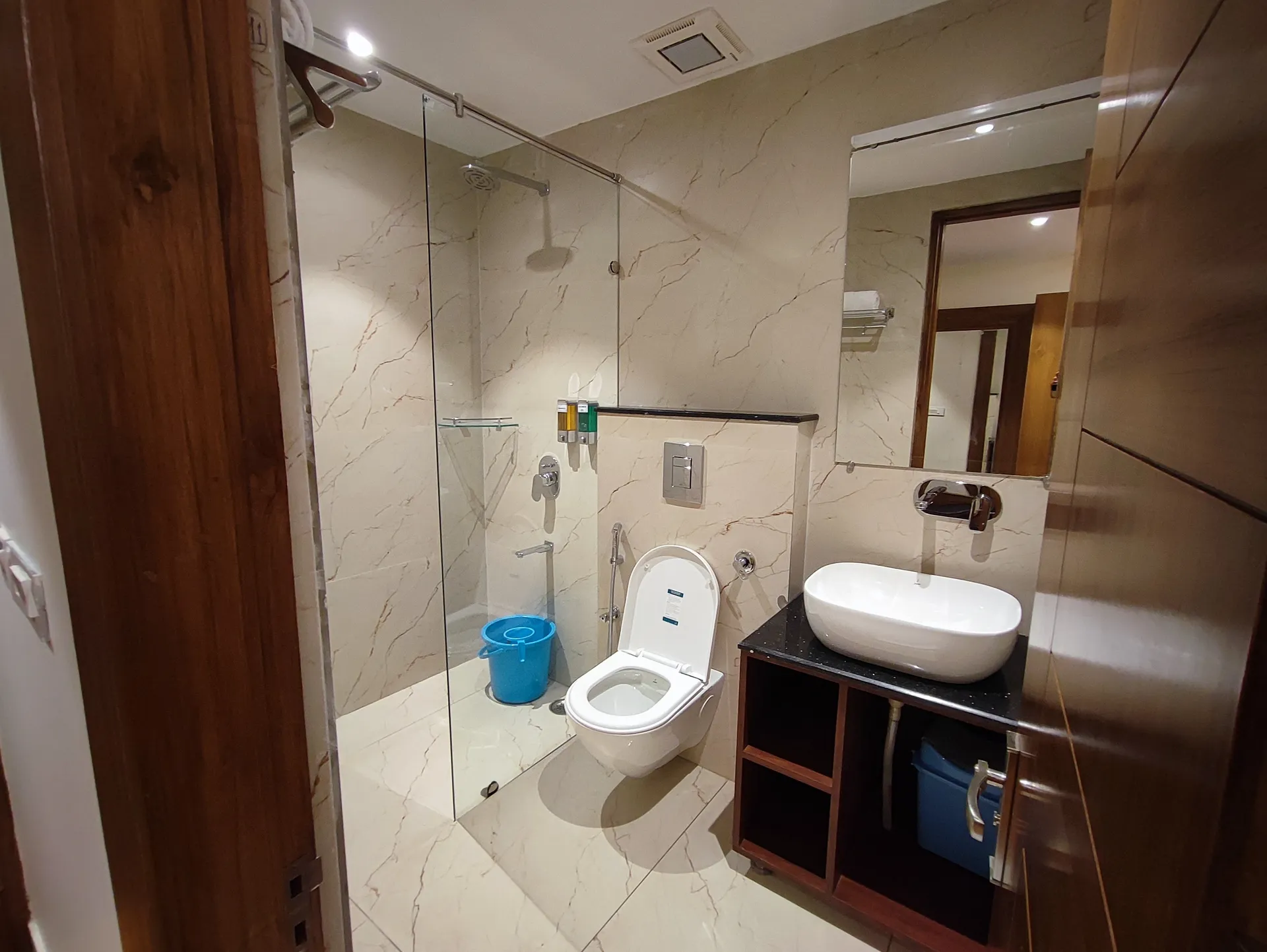Hotel North Wood Room