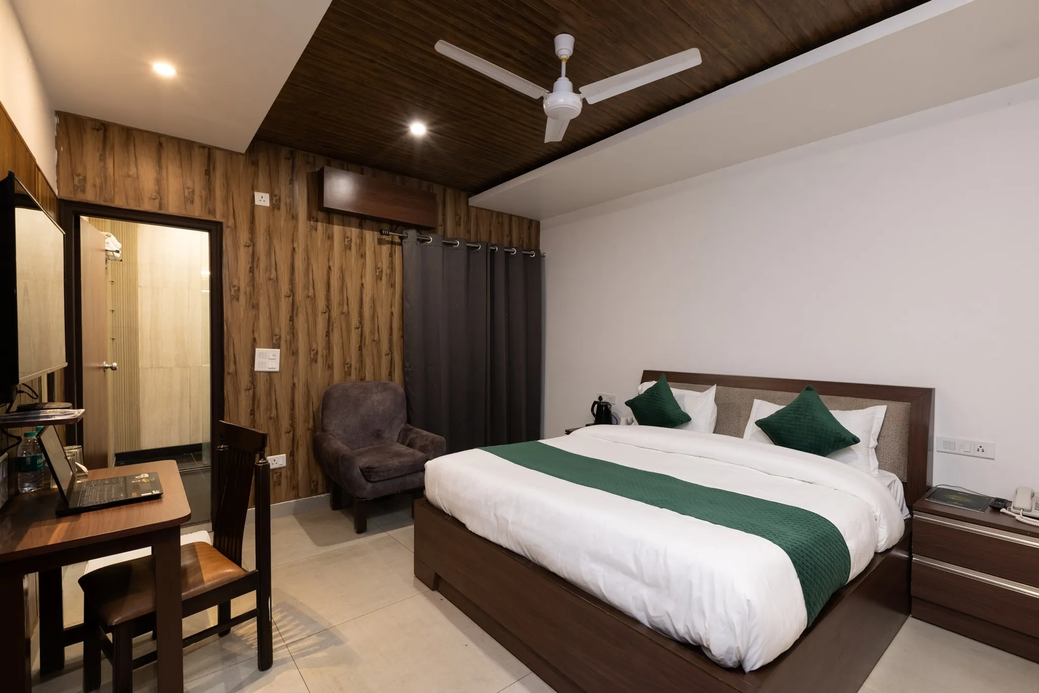 Hotel Park Royale Inn Room