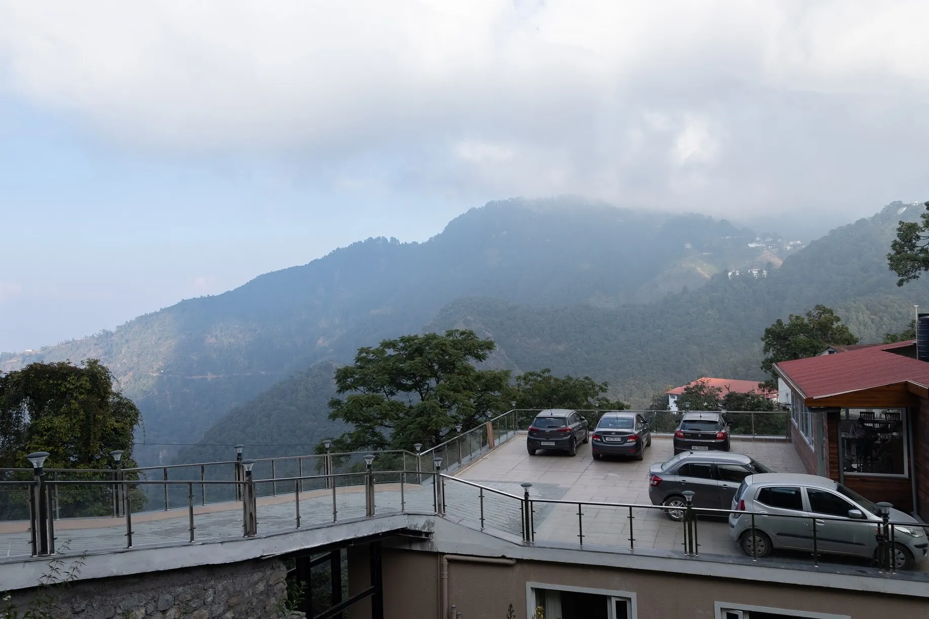 Hotel Wild Wood Parking