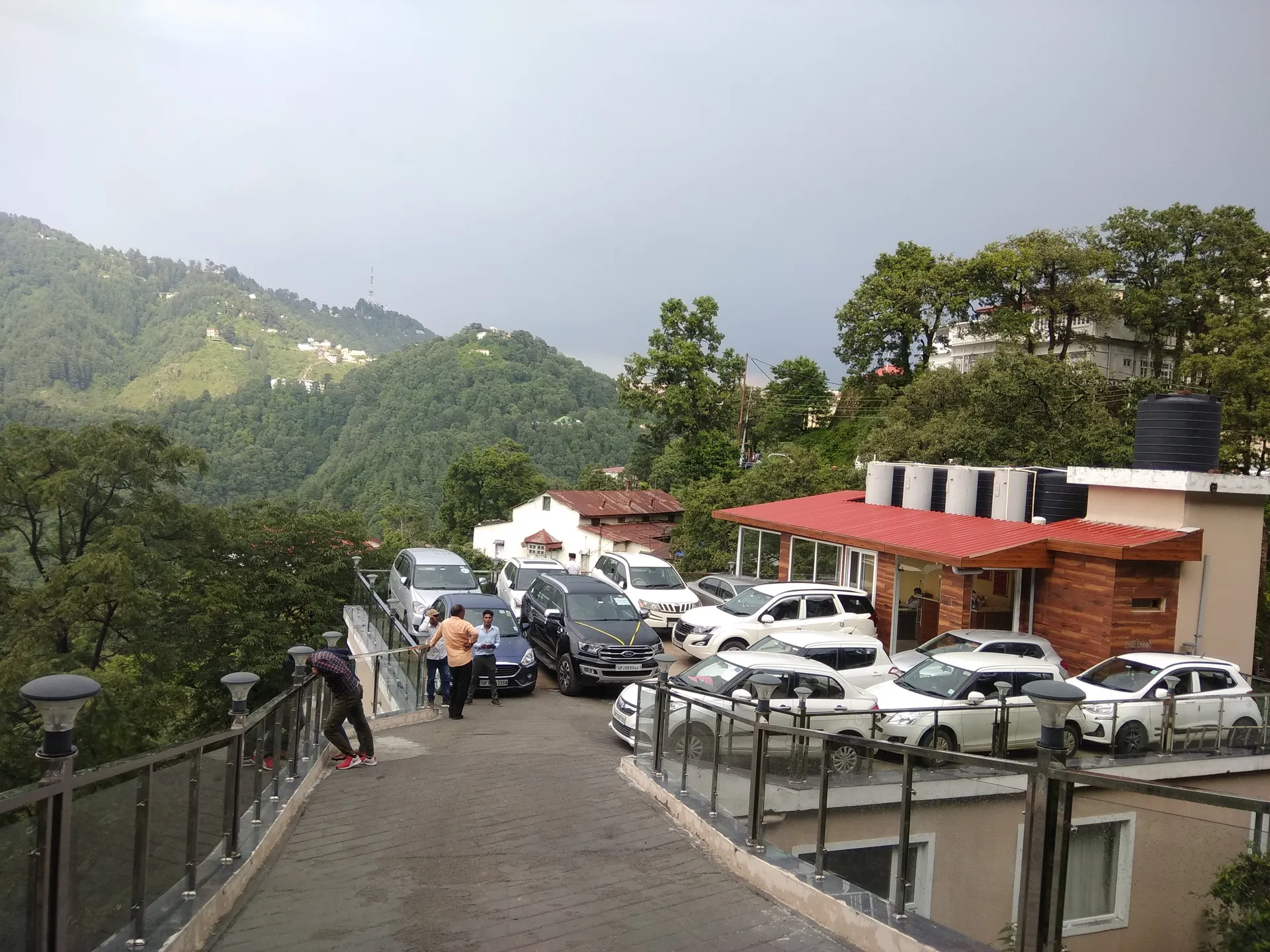 Hotel Wild Wood Parking