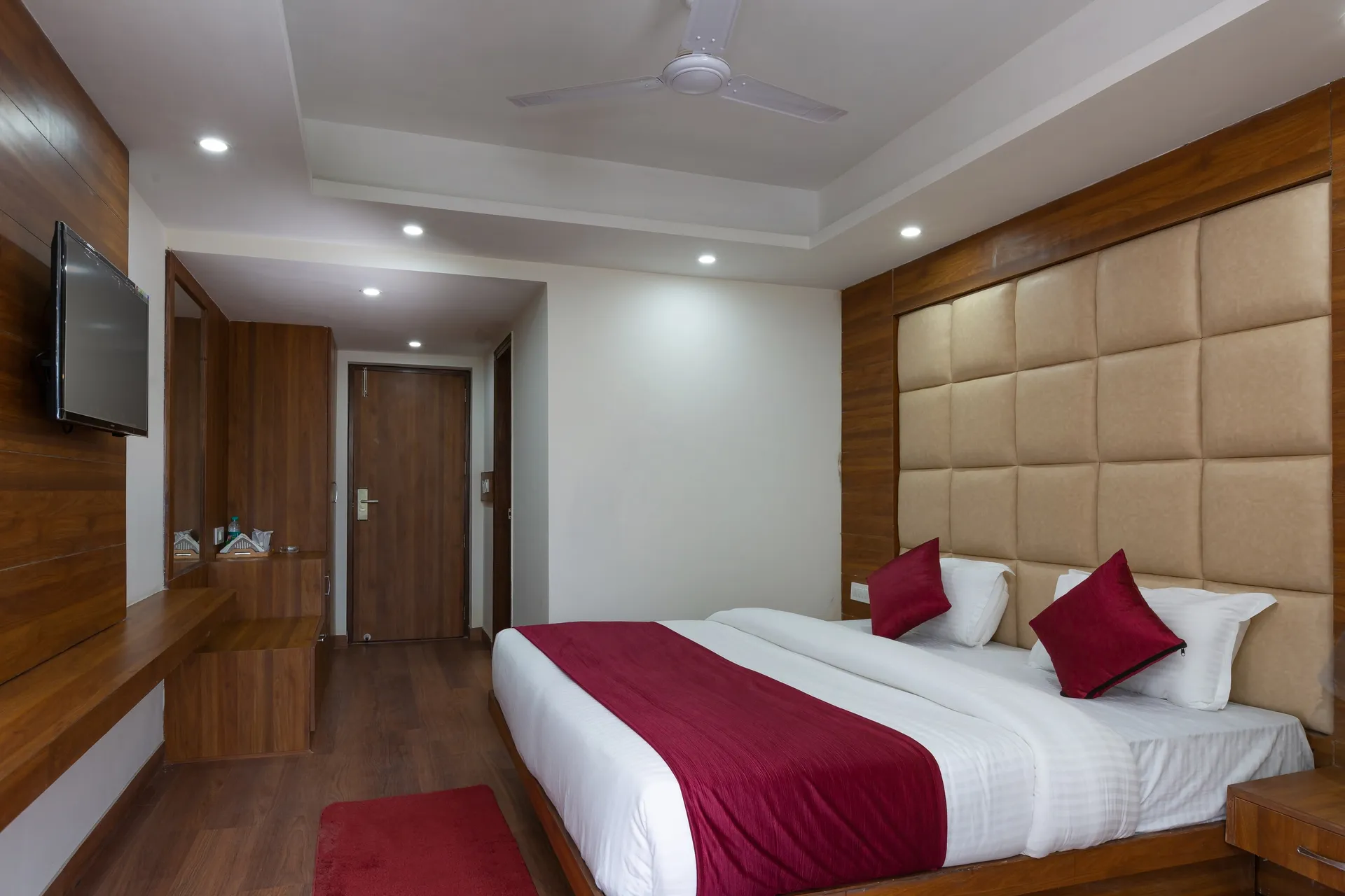 Hotel Wild Wood Room