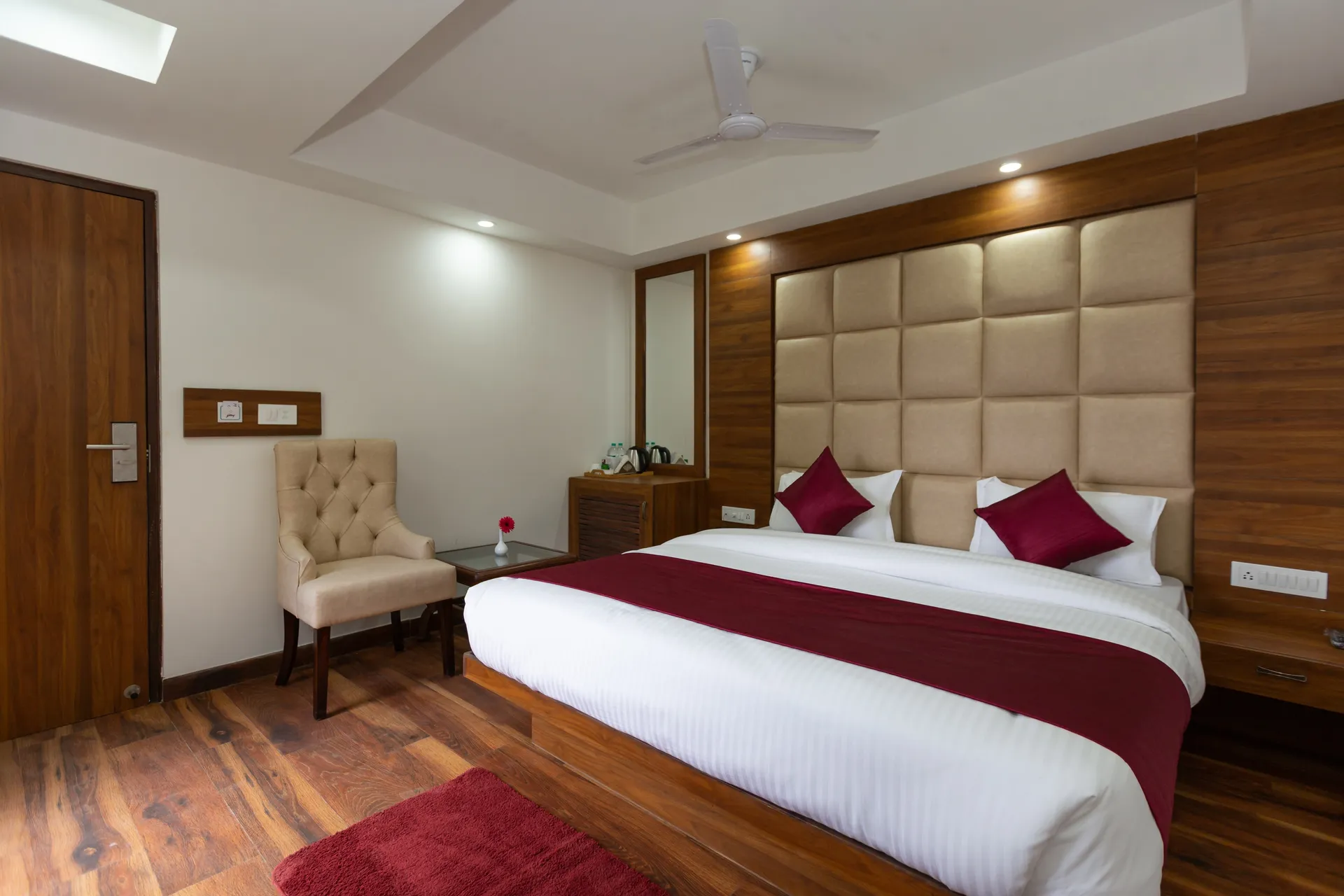 Hotel Wild Wood Room
