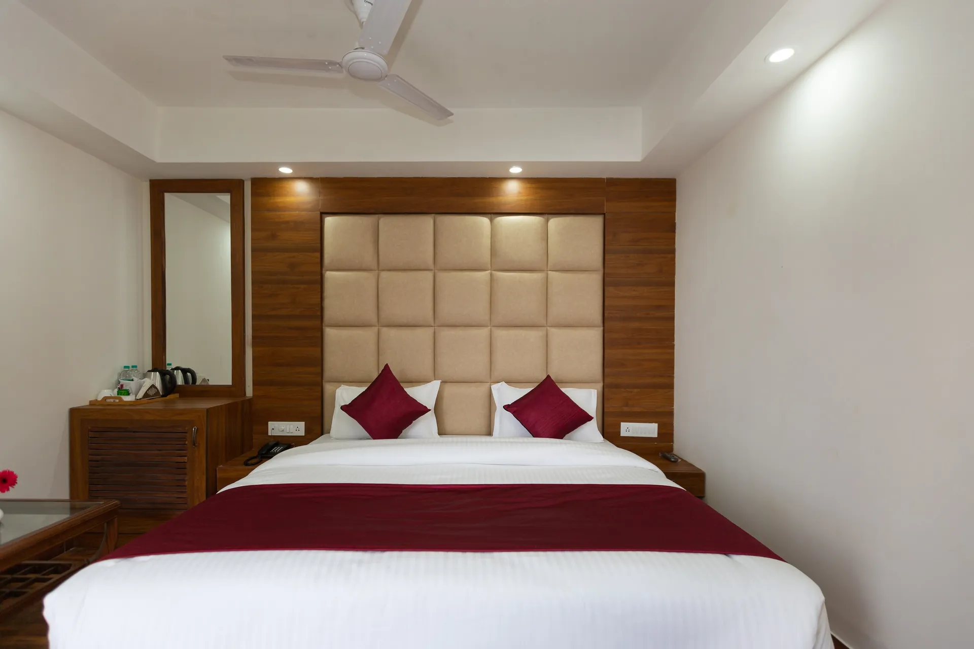 Hotel Wild Wood Room