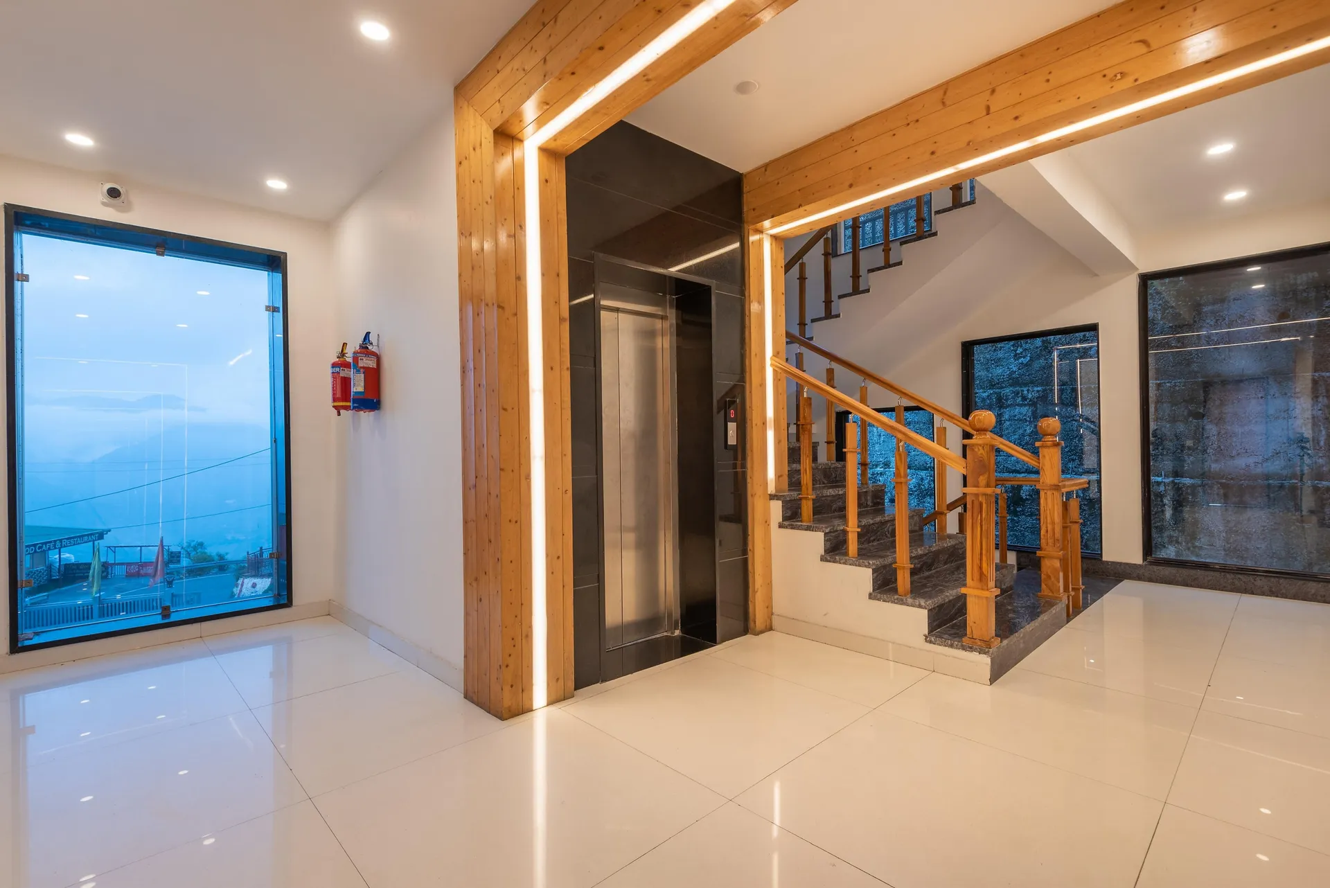 MV Acosta by Lawrence Hotels Common Area