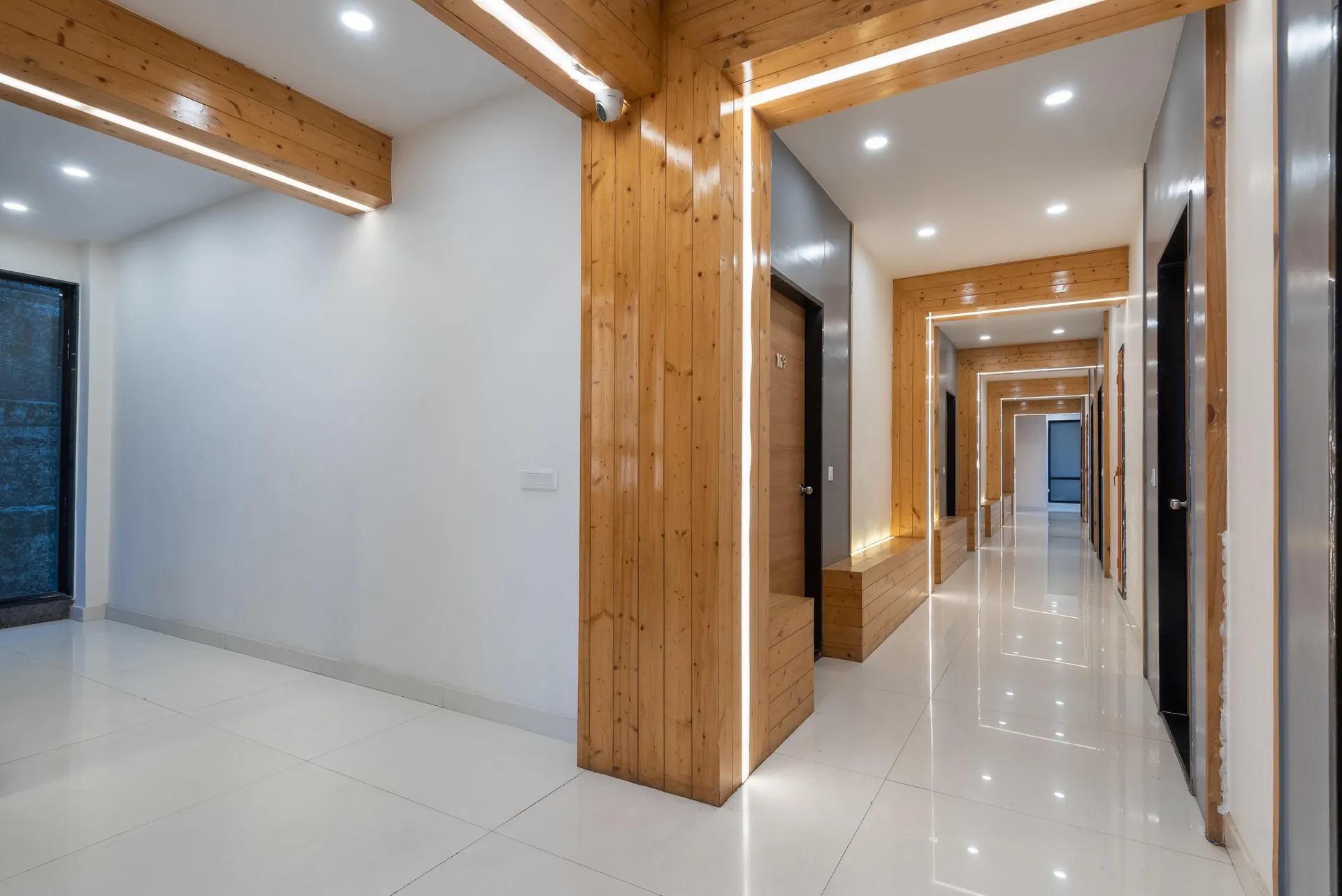 MV Acosta by Lawrence Hotels Common Area