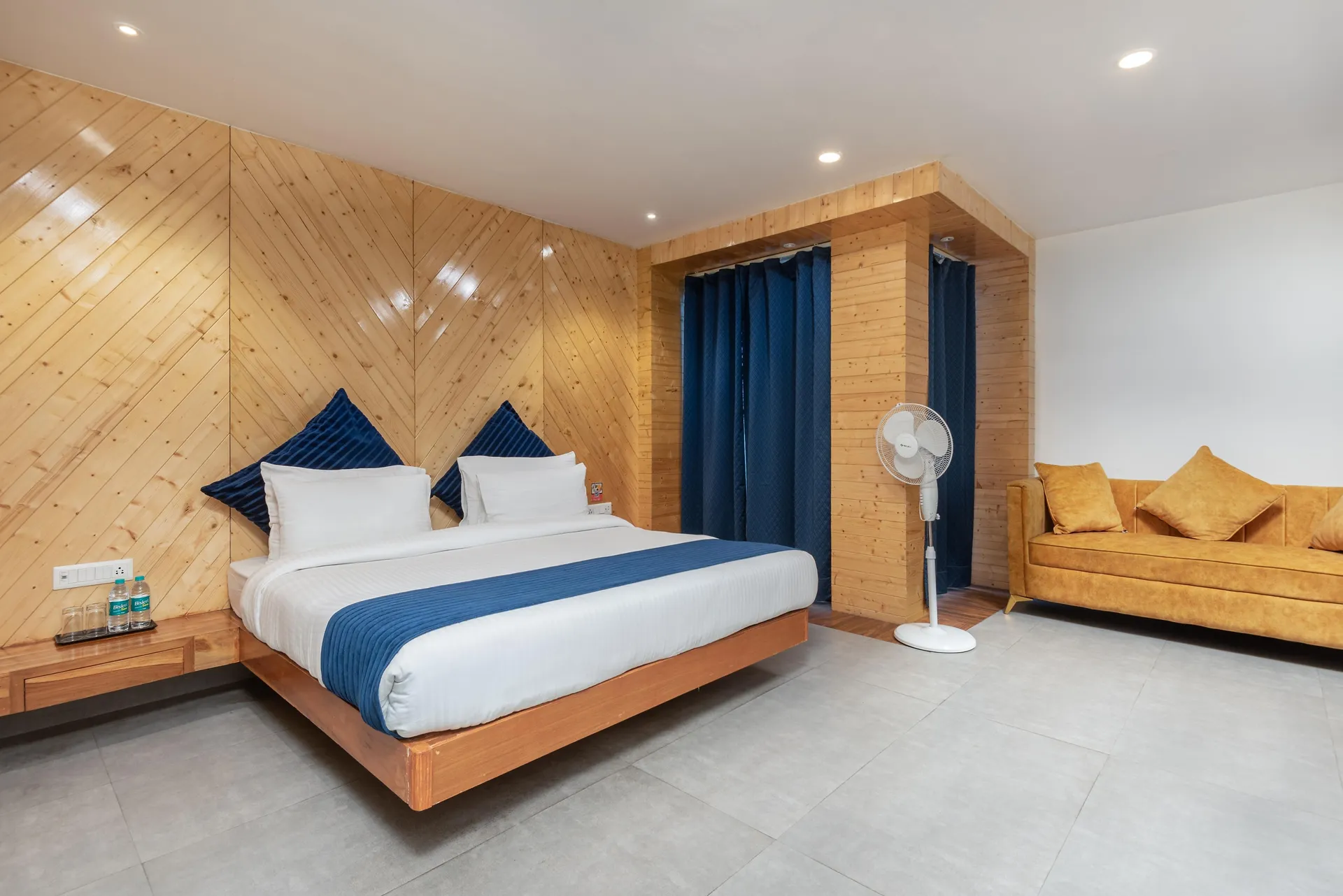 MV Acosta by Lawrence Hotels Room