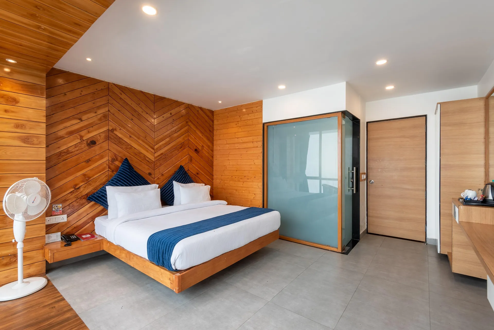 MV Acosta by Lawrence Hotels Room