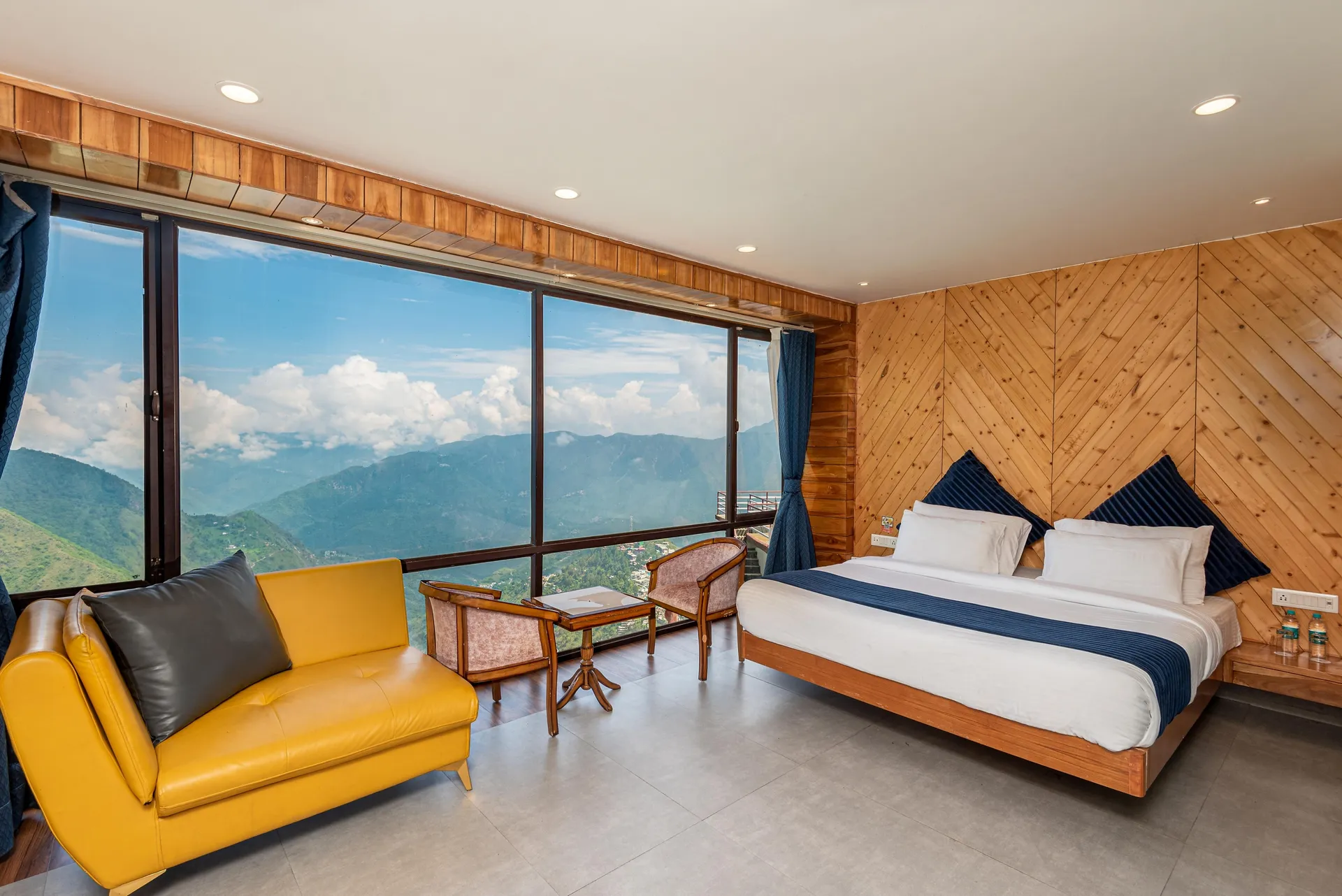 MV Acosta by Lawrence Hotels Room