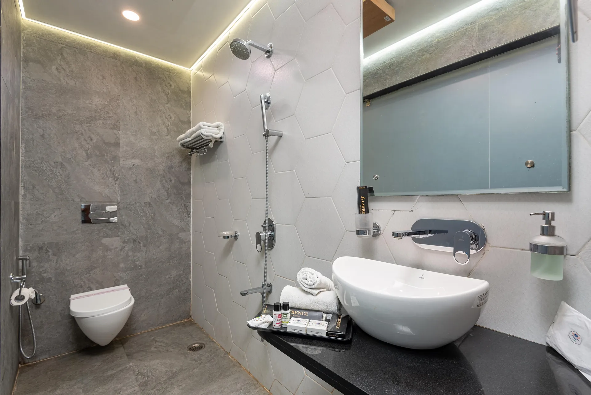 MV Acosta by Lawrence Hotels Room