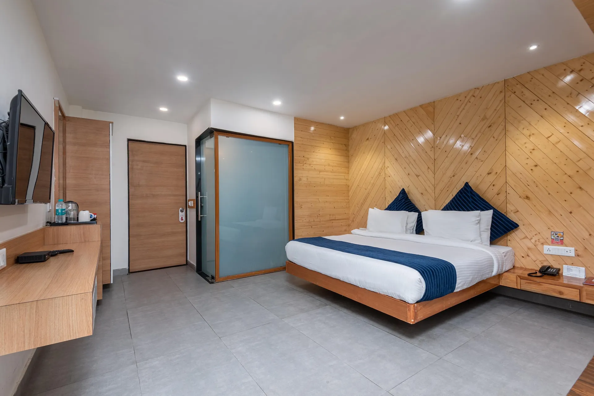 MV Acosta by Lawrence Hotels Room
