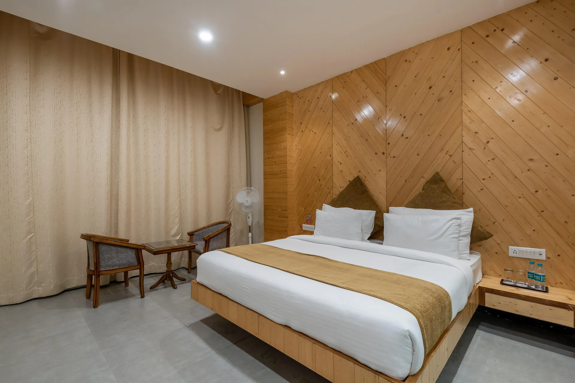 MV Acosta by Lawrence Hotels Room