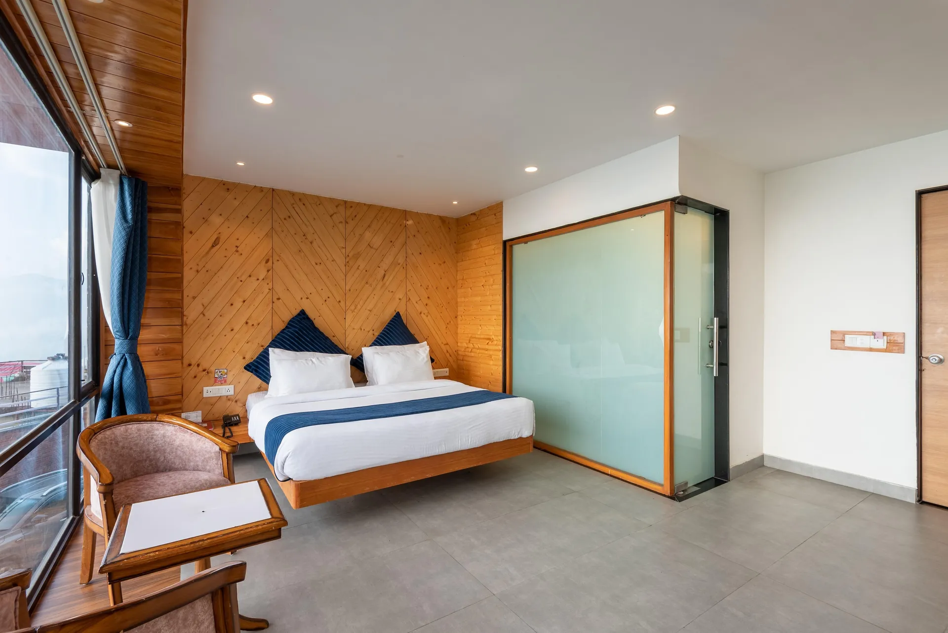 MV Acosta by Lawrence Hotels Room