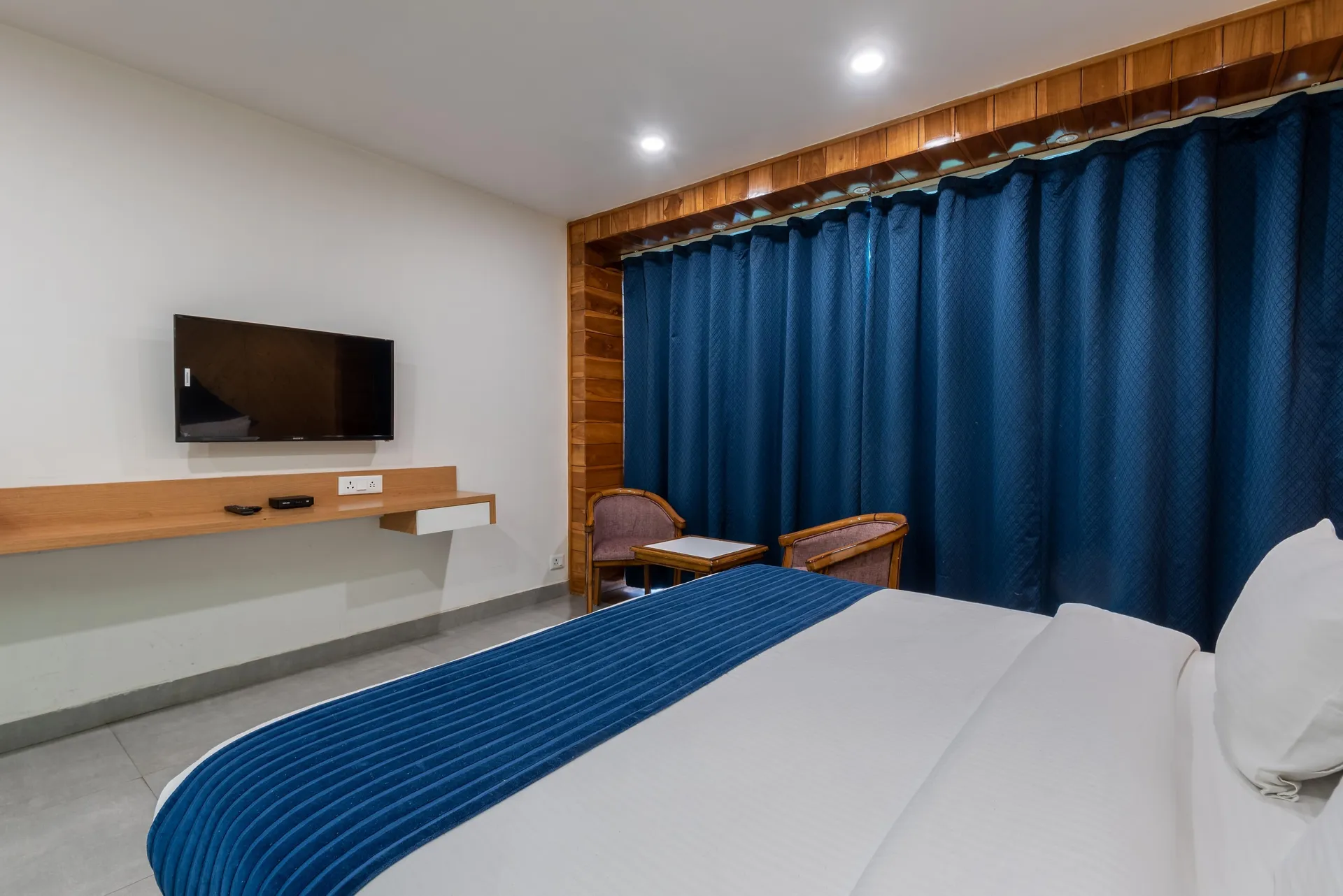 MV Acosta by Lawrence Hotels Room