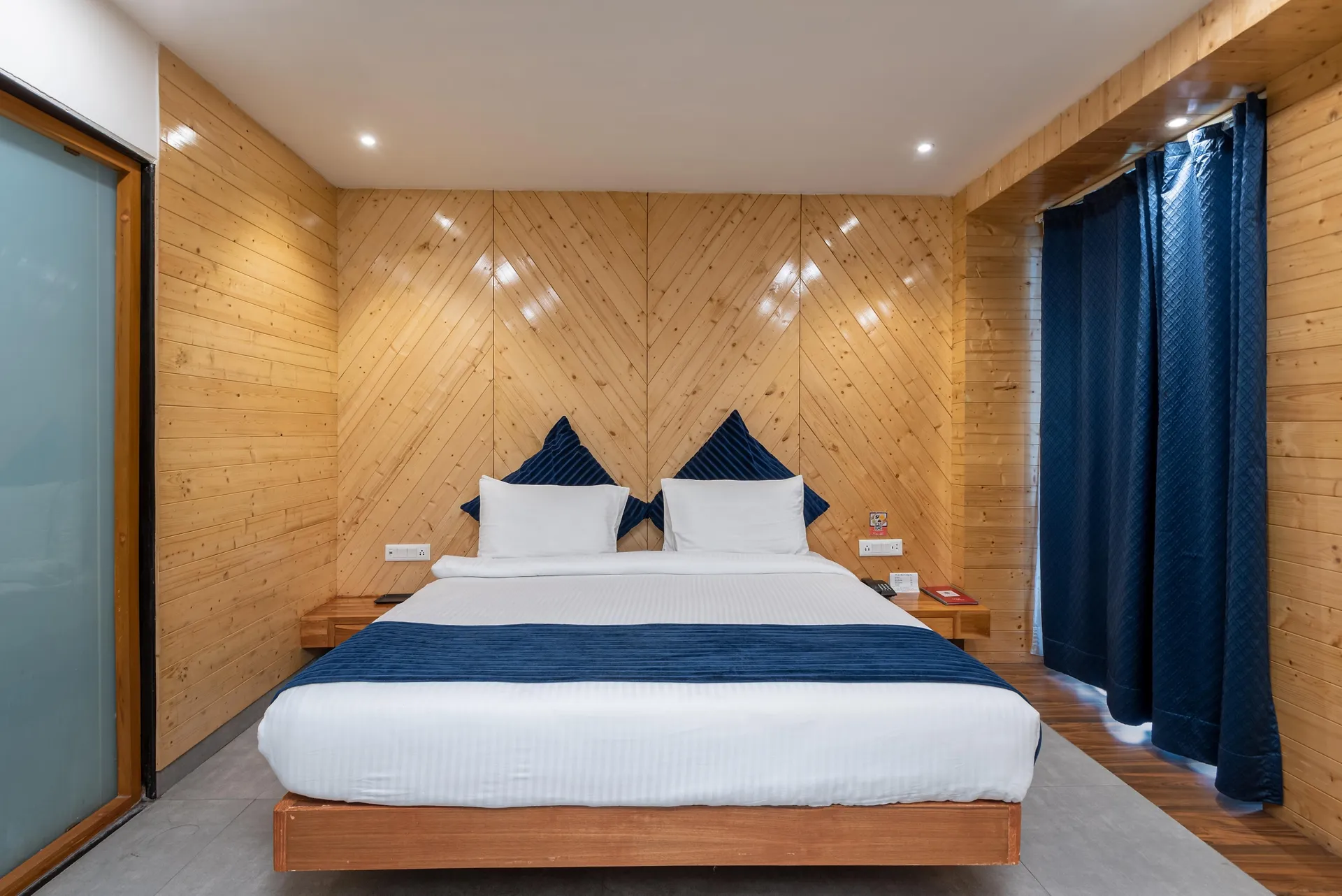 MV Acosta by Lawrence Hotels Room