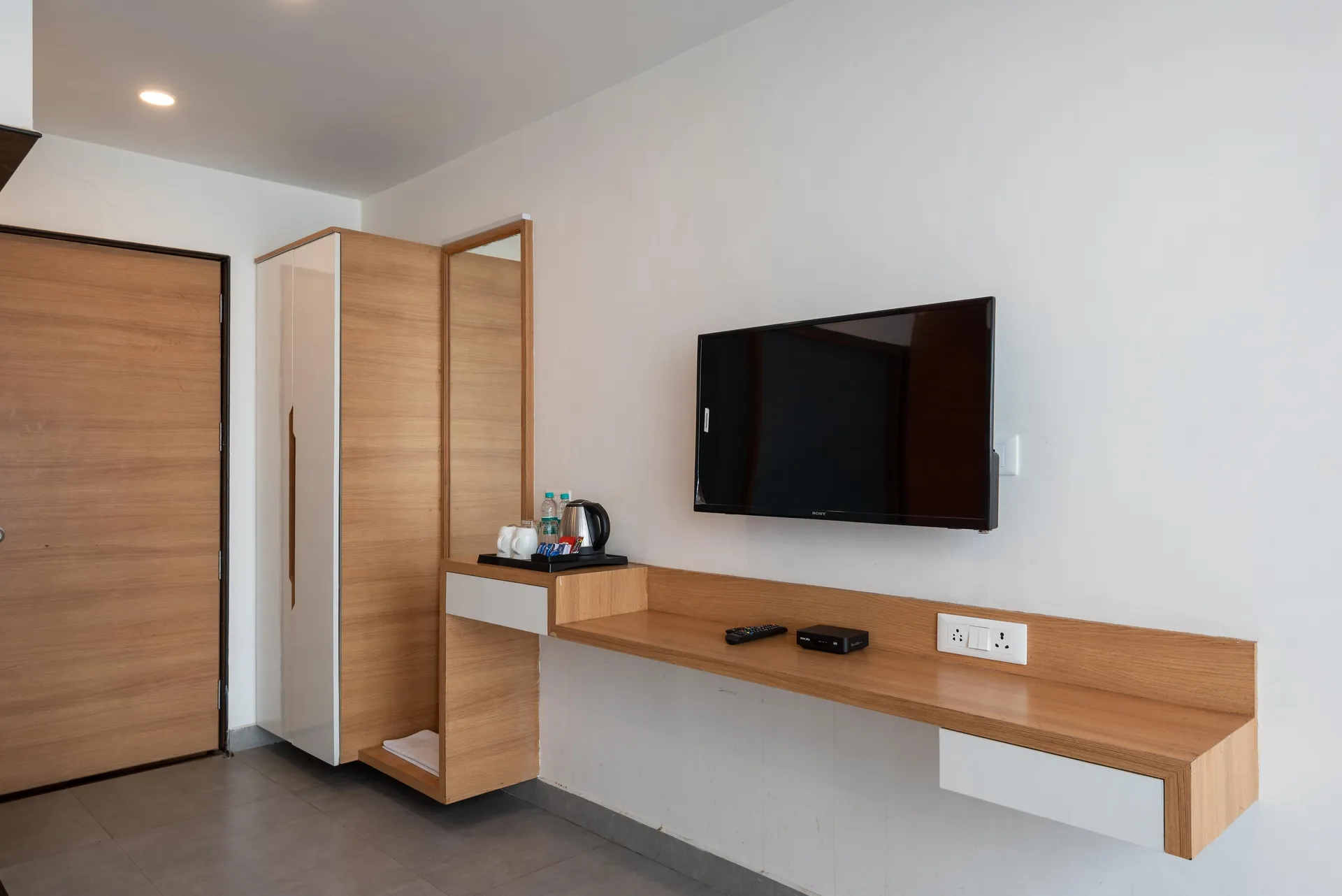 MV Acosta by Lawrence Hotels Room