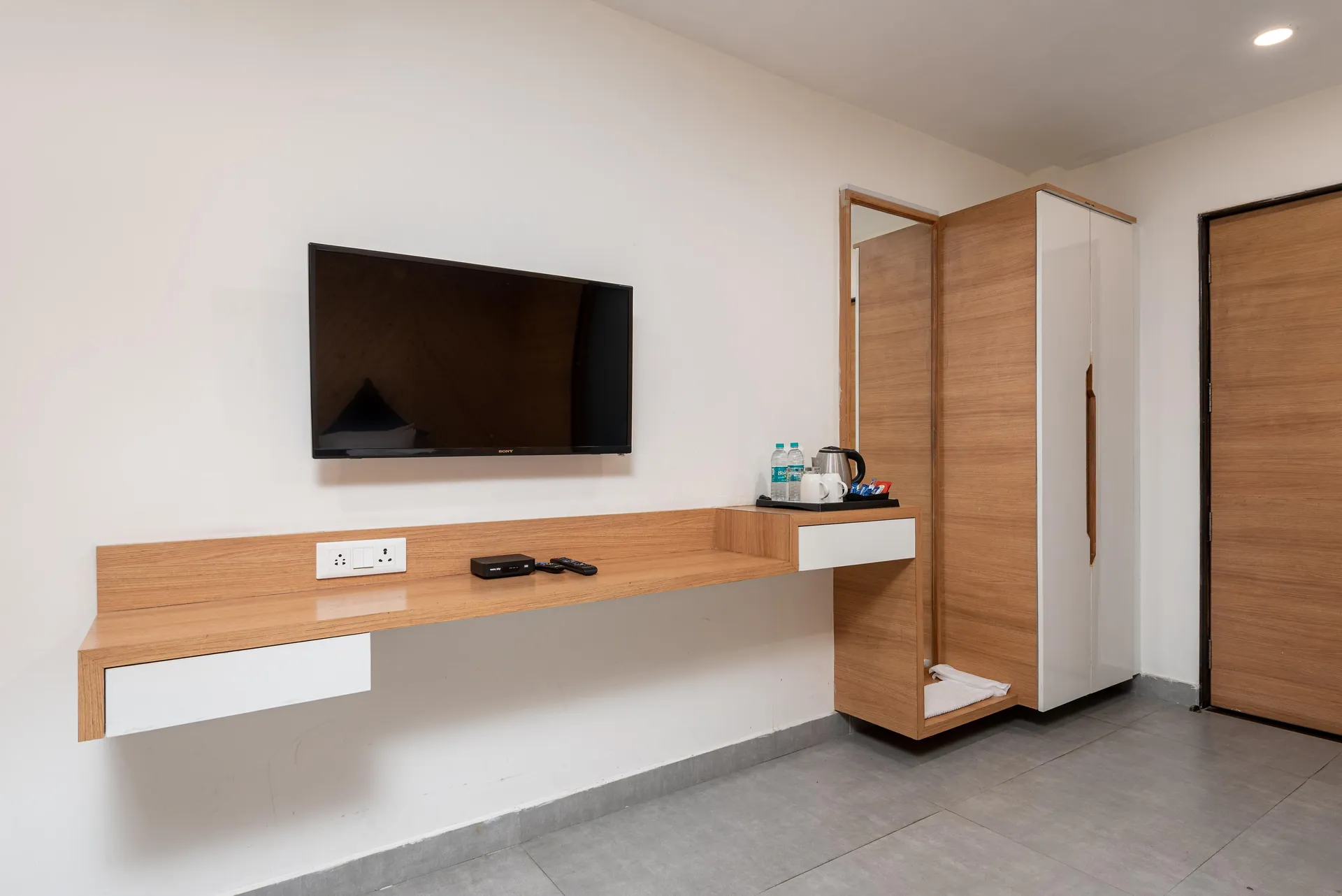 MV Acosta by Lawrence Hotels Room
