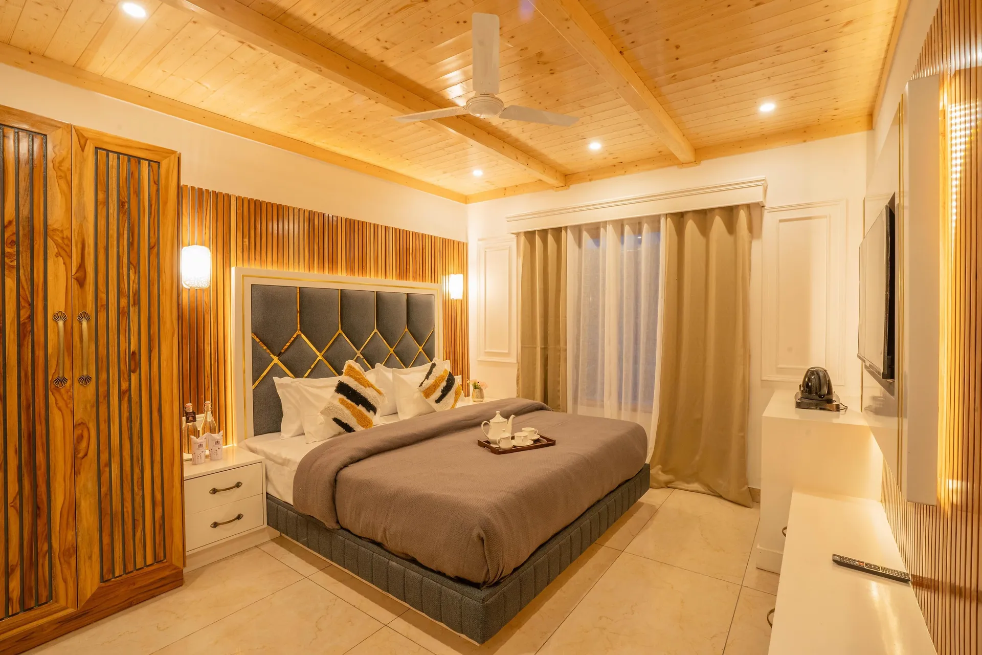 Perfectstayz Paradise Room