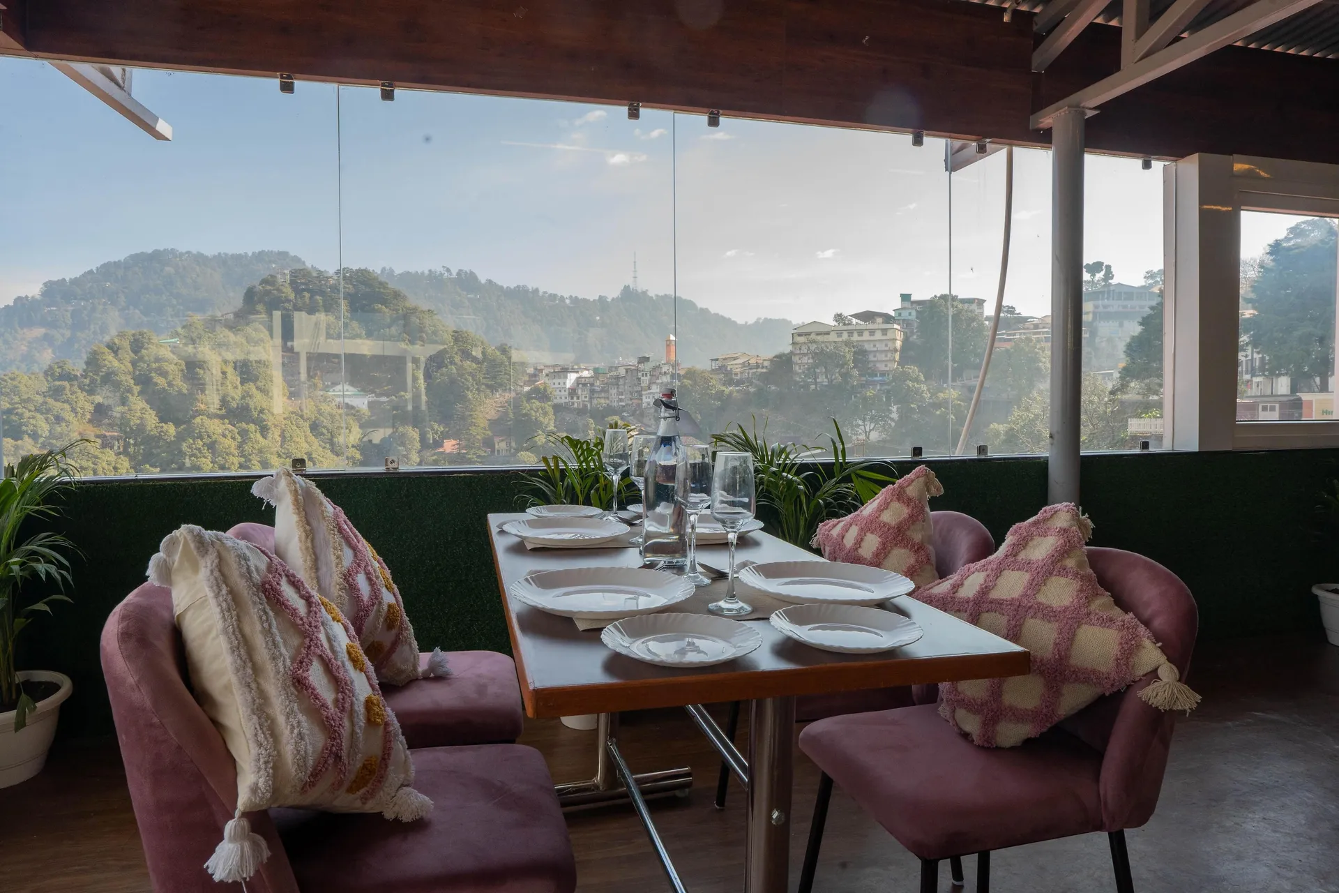 Perfectstayz Premium Mall Road Restaurant