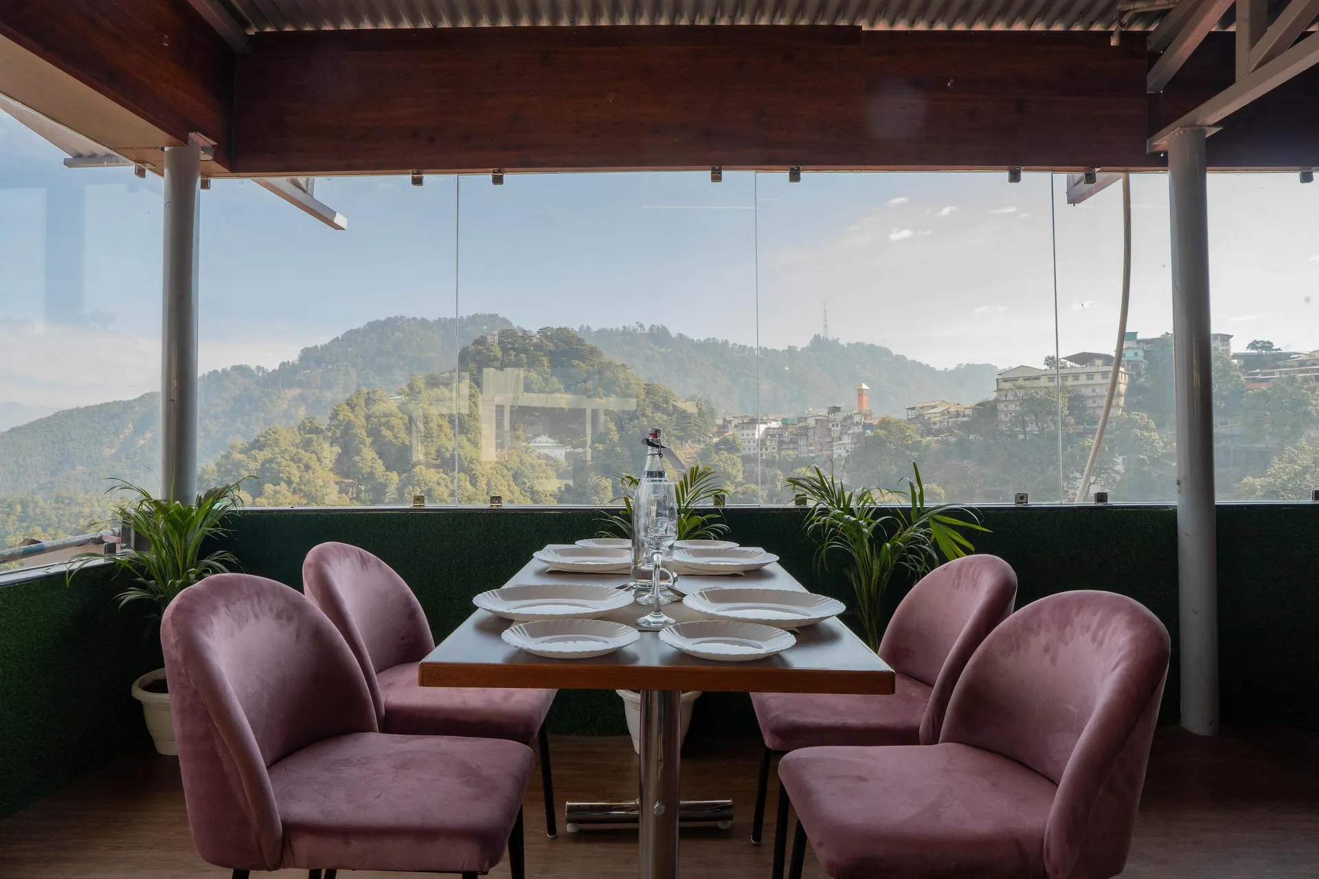Perfectstayz Premium Mall Road Restaurant