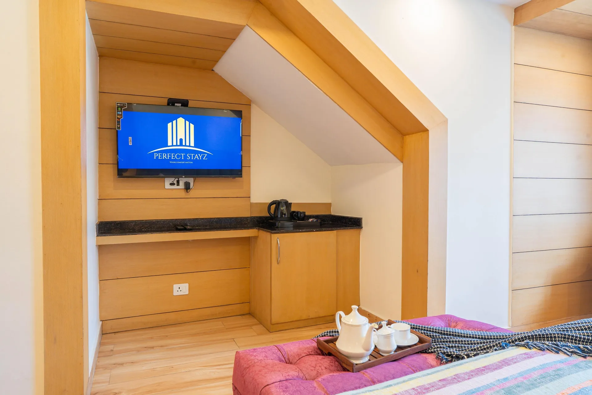 Perfectstayz Premium Mall Road Room