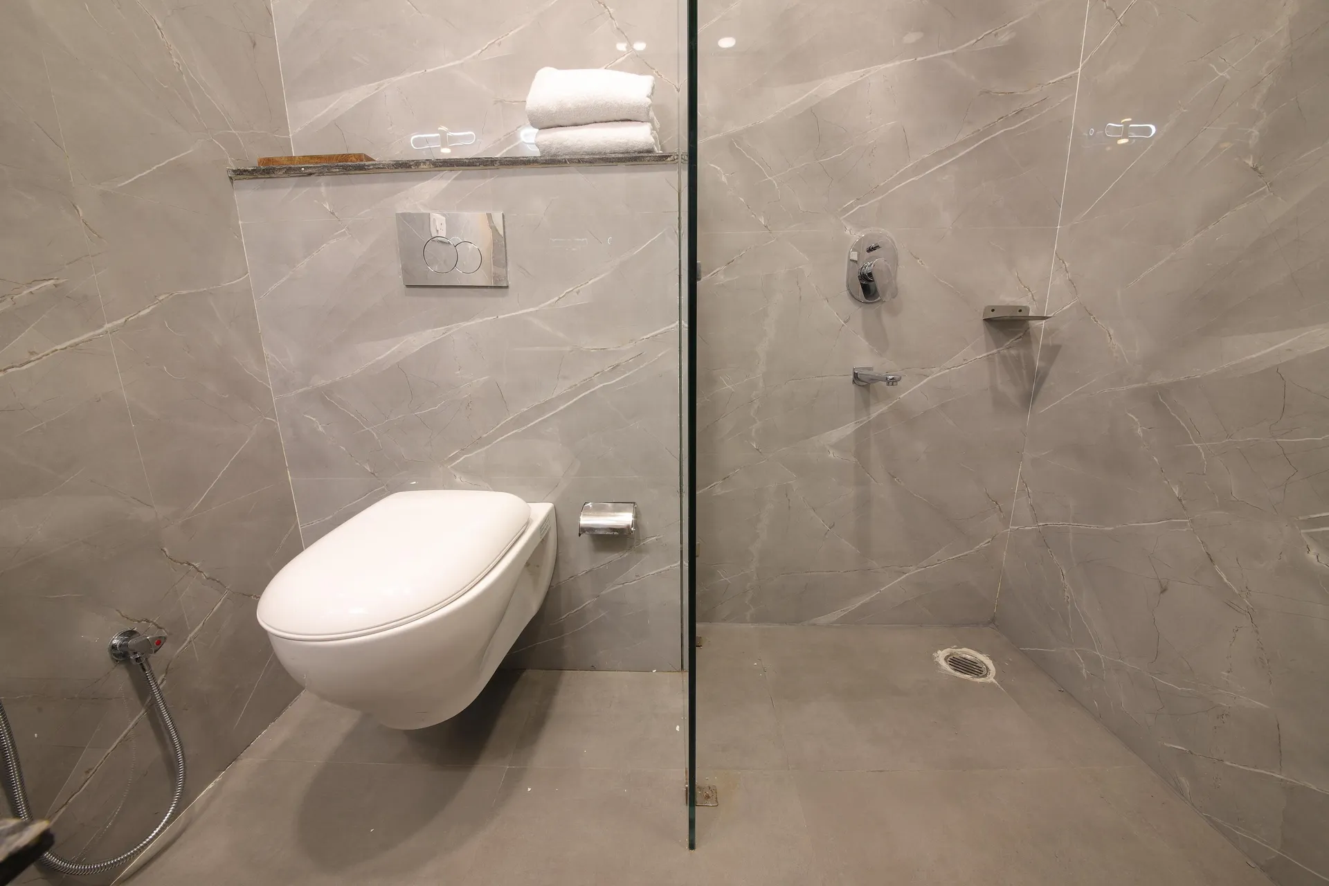 Perfectstayz Premium Mall Road Room