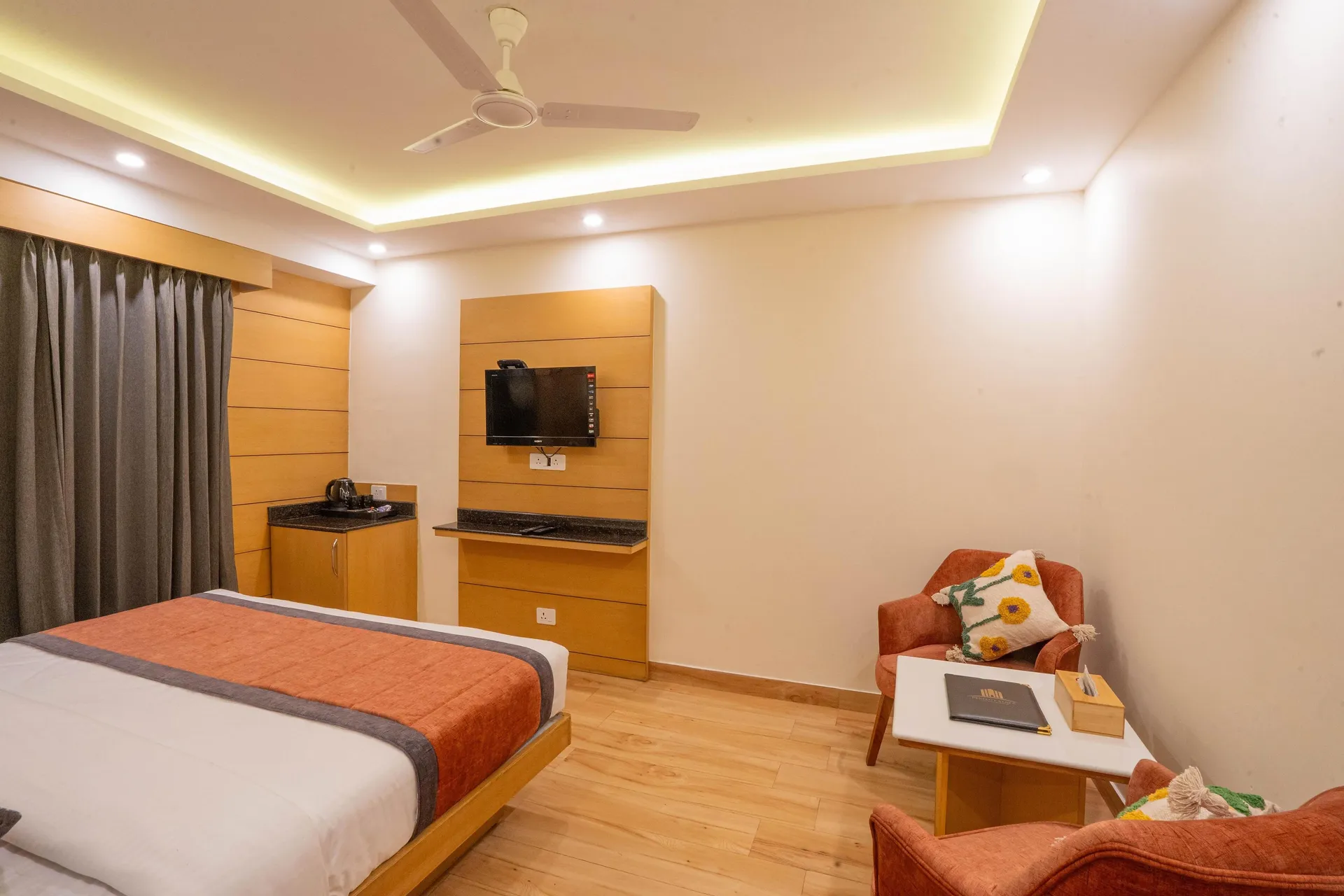 Perfectstayz Premium Mall Road Room