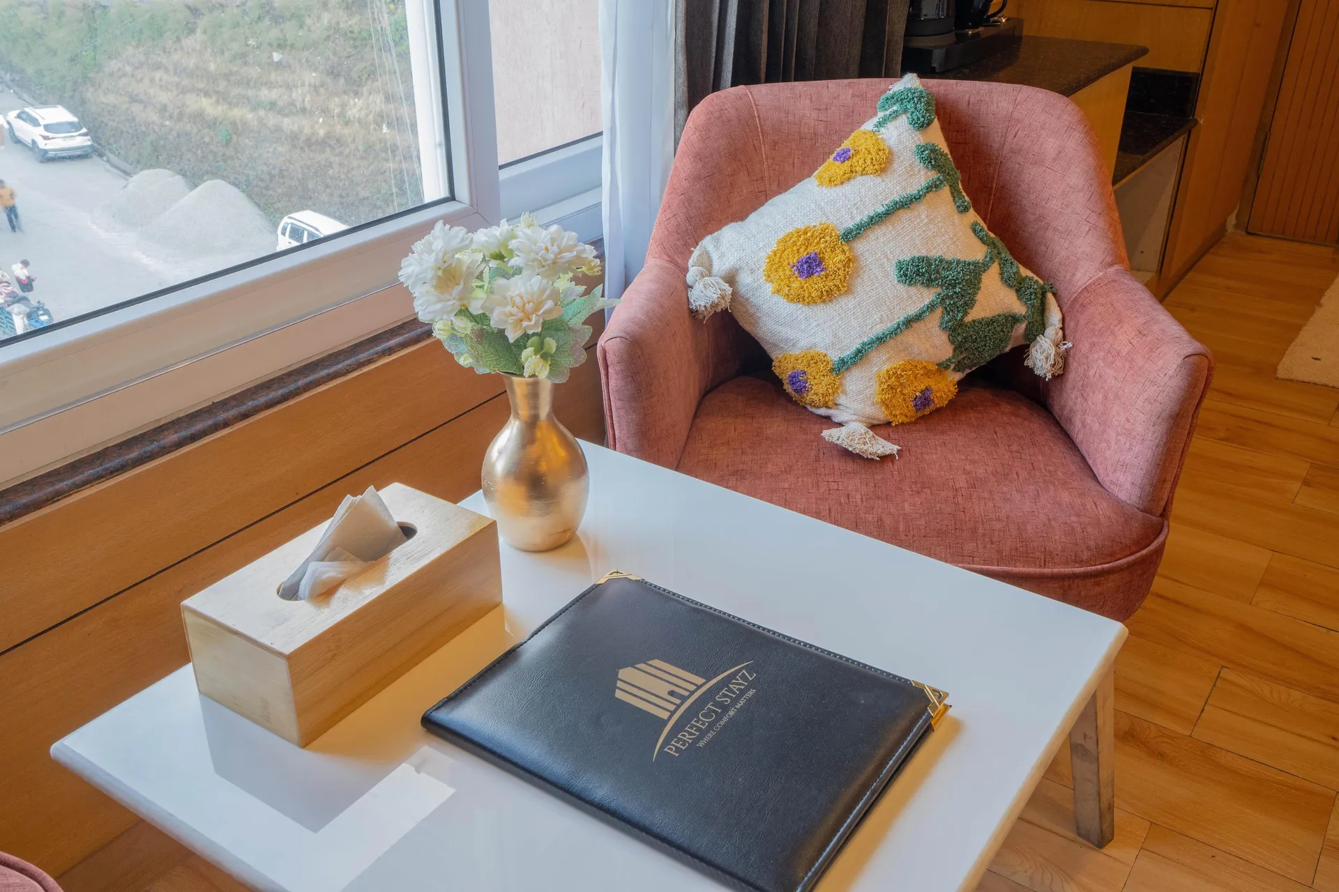 Perfectstayz Premium Mall Road Room