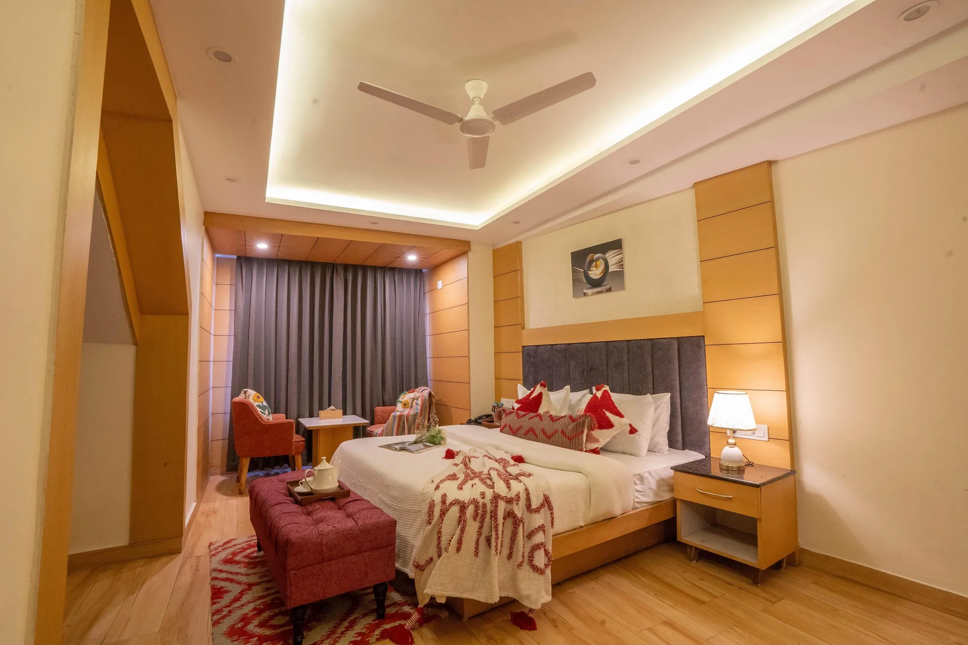 Perfectstayz Premium Mall Road Room