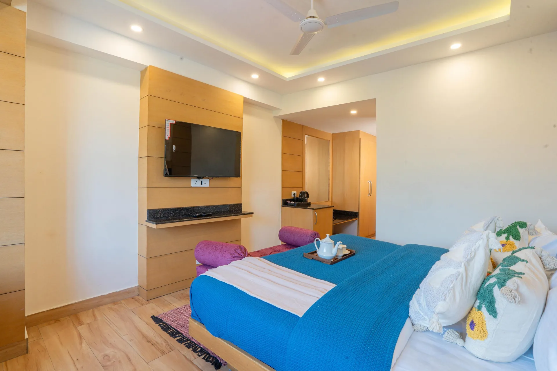 Perfectstayz Premium Mall Road Room
