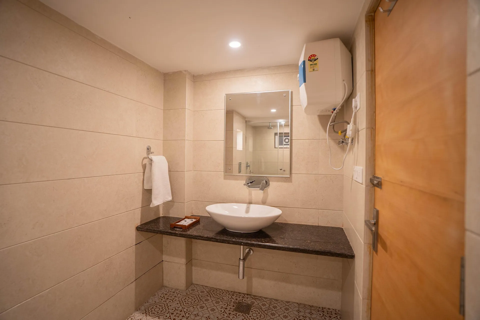 Perfectstayz Premium Mall Road Room