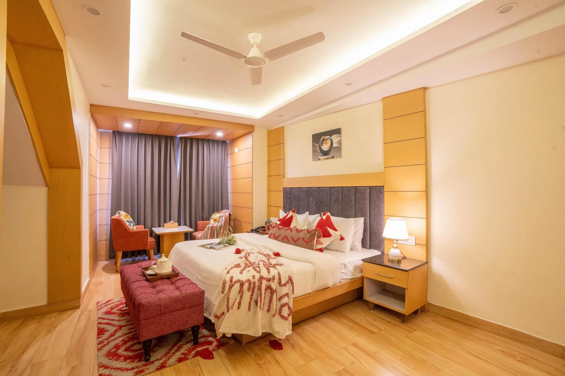Perfectstayz Premium Mall Road Room
