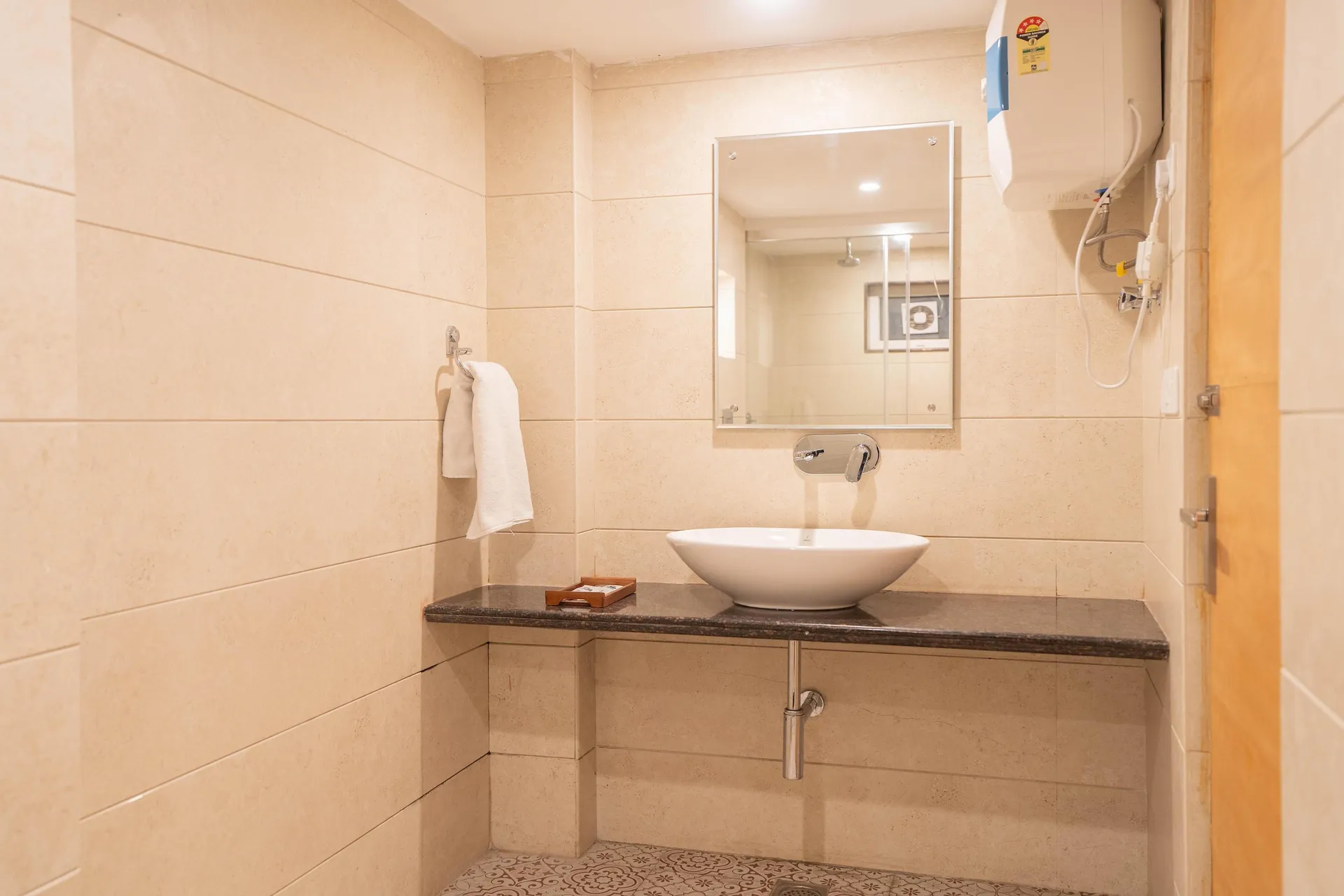 Perfectstayz Premium Mall Road Room