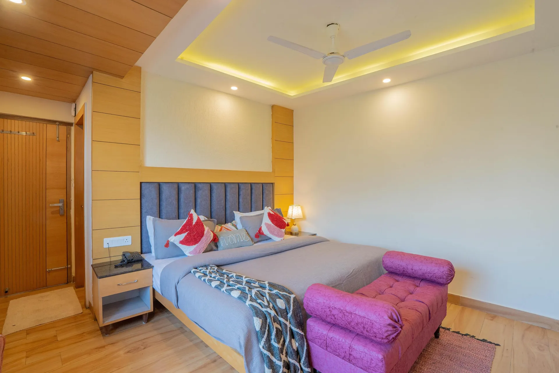 Perfectstayz Premium Mall Road Room