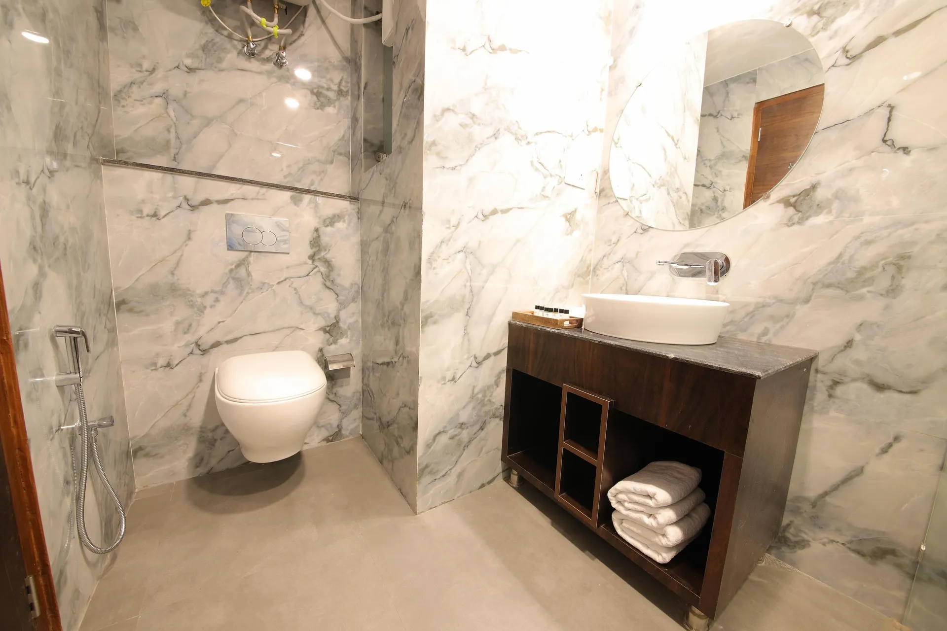 Perfectstayz Premium Mall Road Room