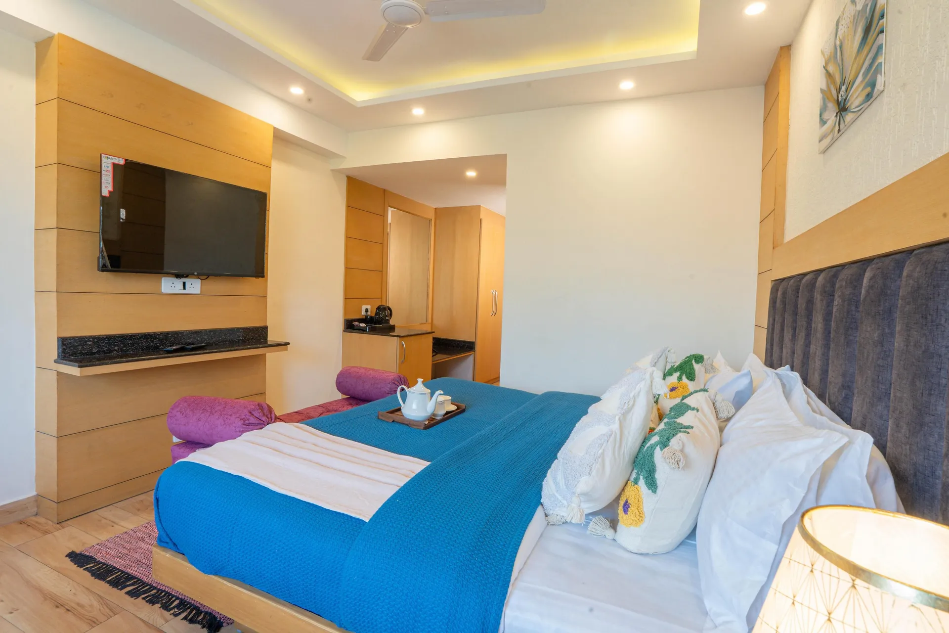 Perfectstayz Premium Mall Road Room