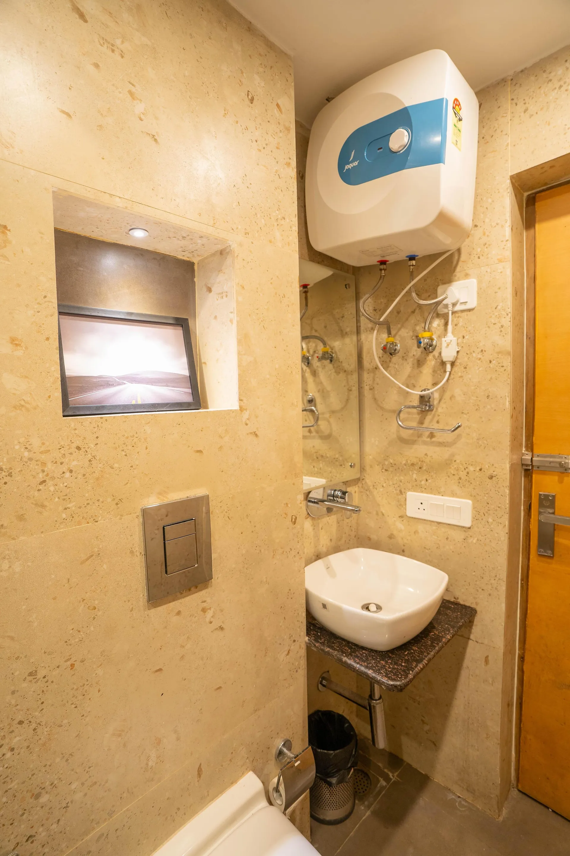 Perfectstayz Premium Mall Road Washroom