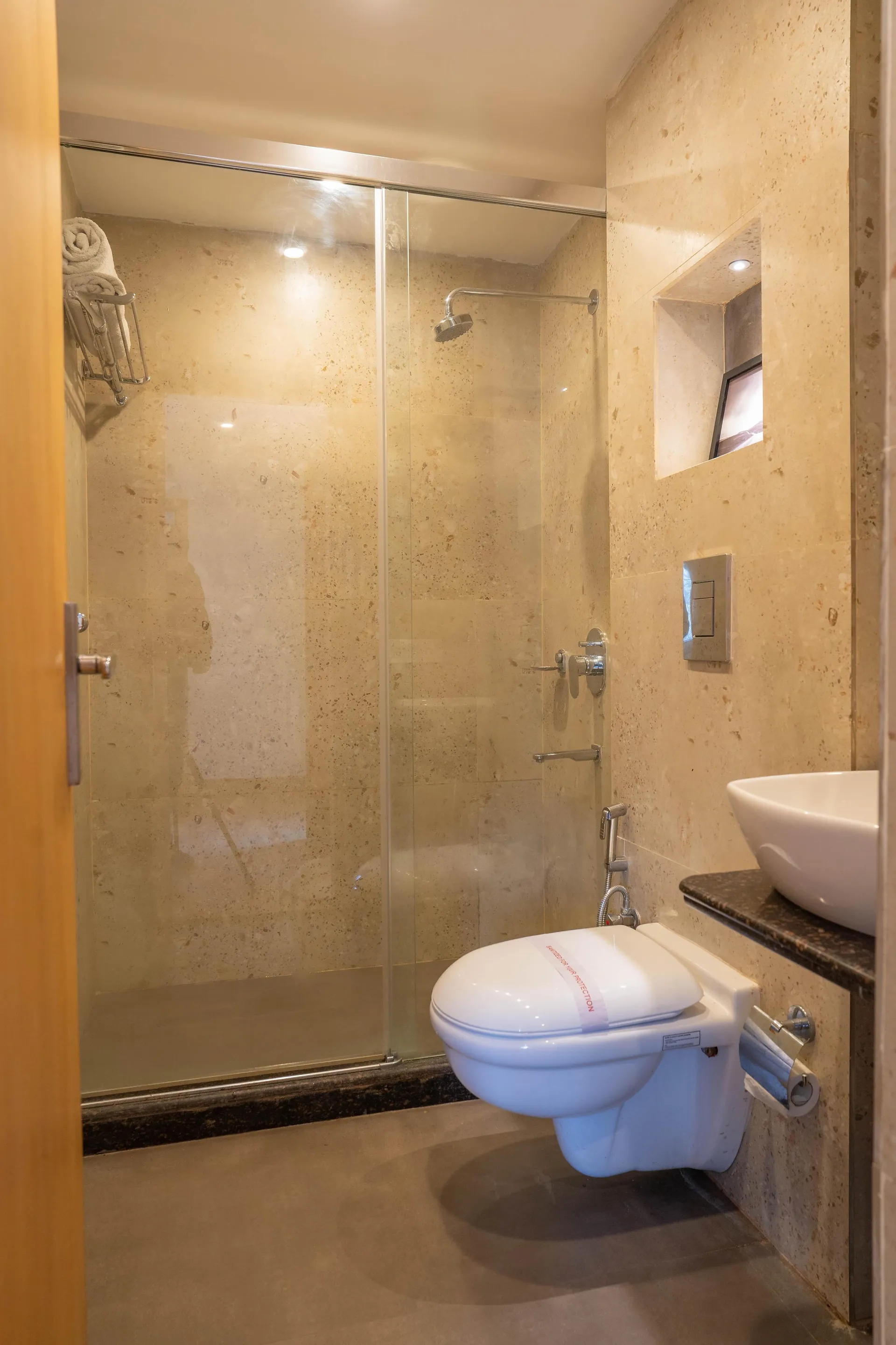 Perfectstayz Premium Mall Road Washroom