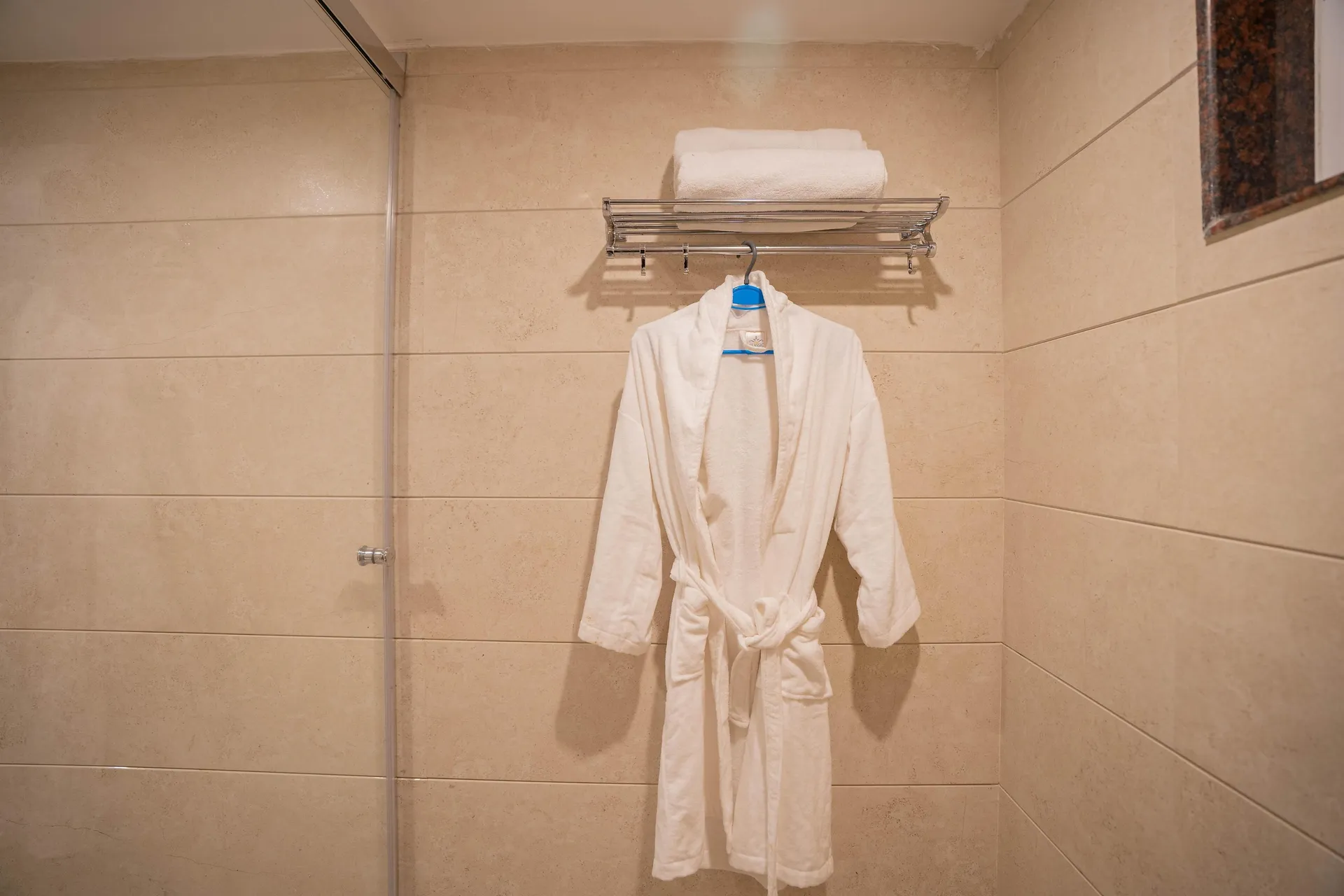 Perfectstayz Premium Mall Road Washroom