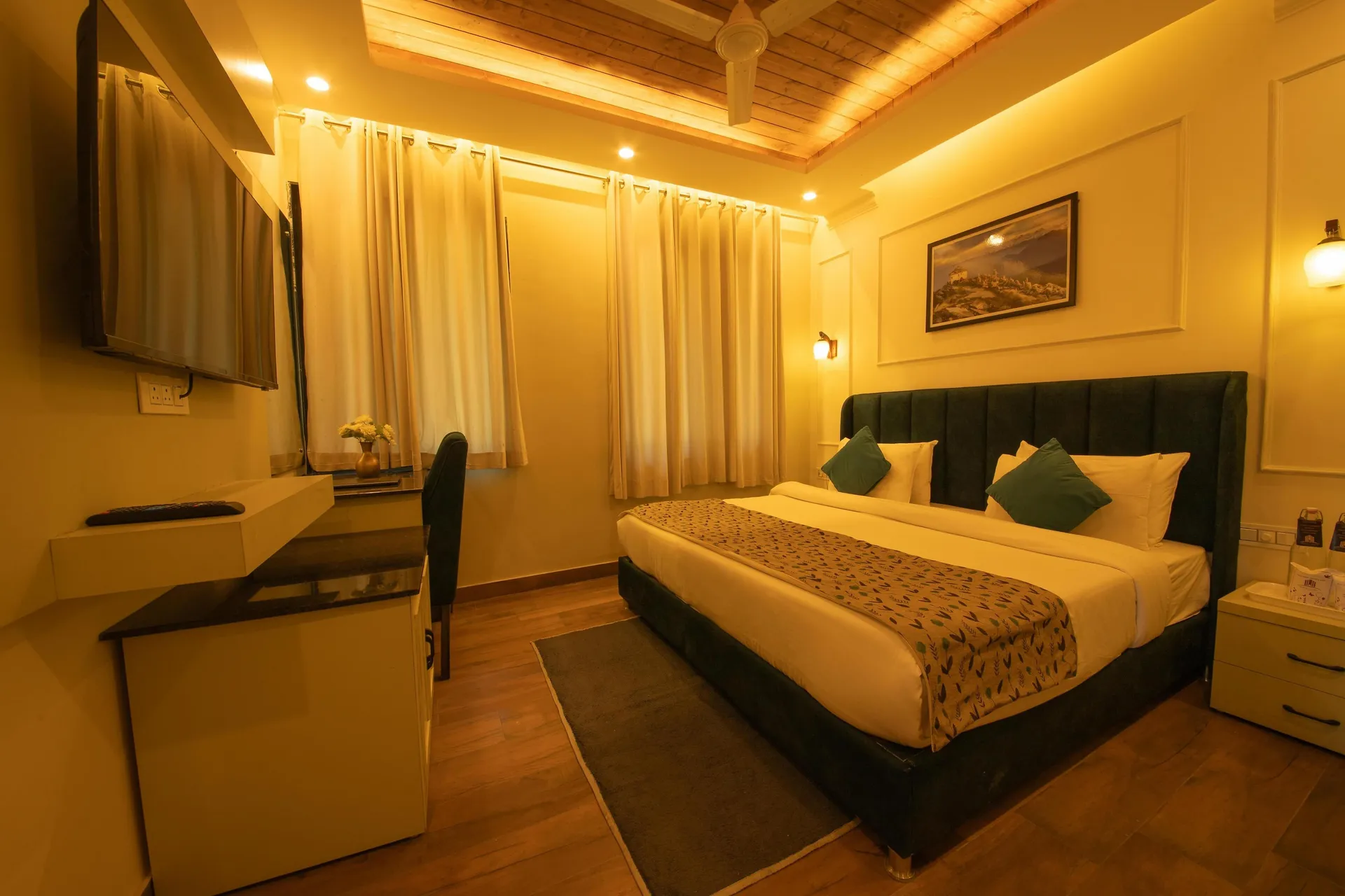 Perfectstayz Premium Westend @ Mall Road Room