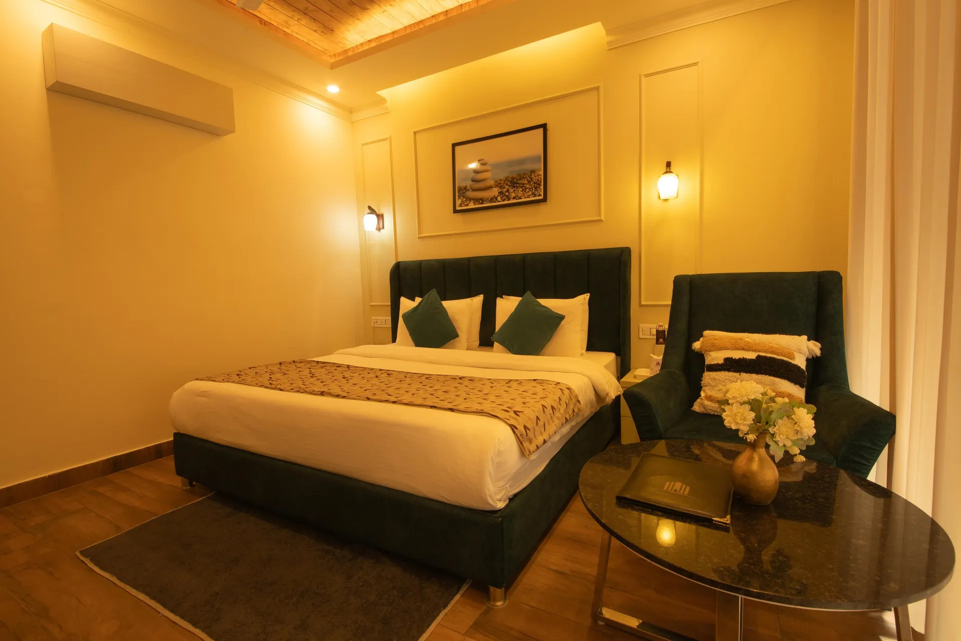 Perfectstayz Premium Westend @ Mall Road Room
