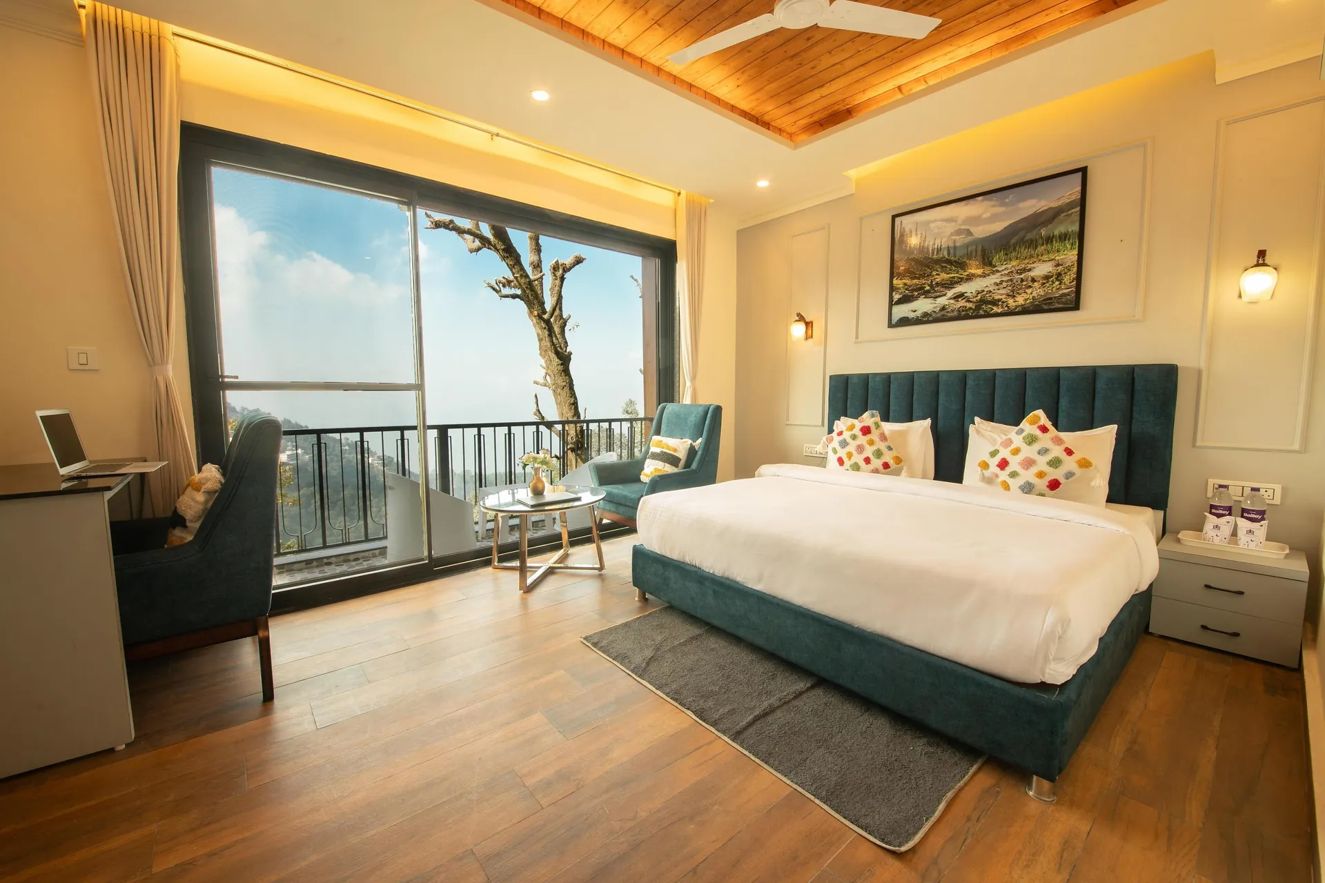 Perfectstayz Premium Westend @ Mall Road Room
