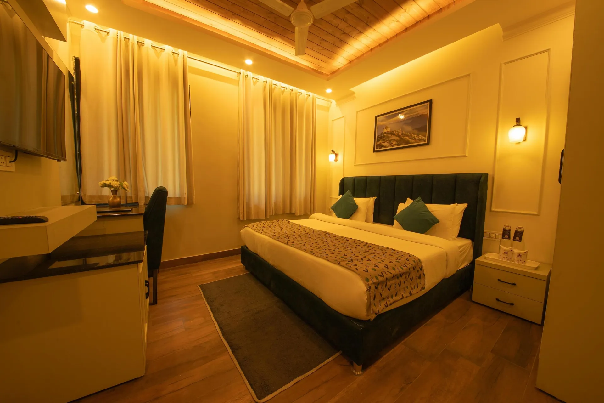 Perfectstayz Premium Westend @ Mall Road Room