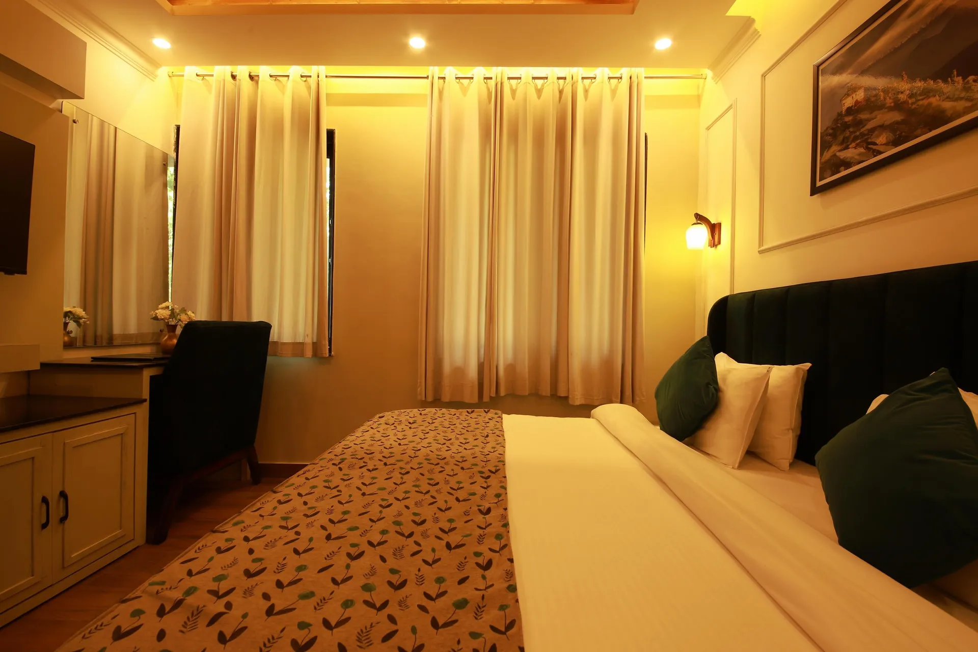Perfectstayz Premium Westend @ Mall Road Room