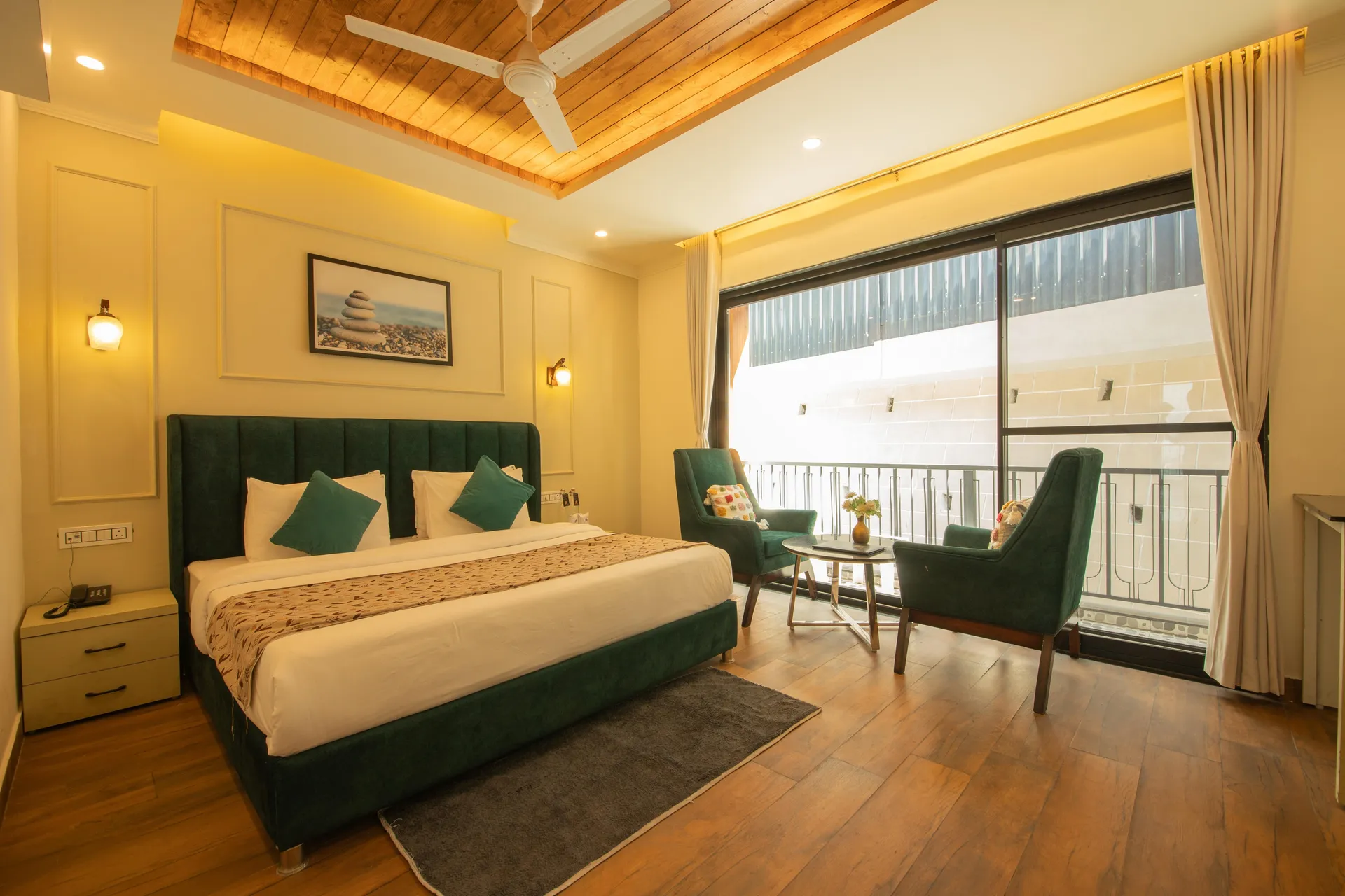 Perfectstayz Premium Westend @ Mall Road Room