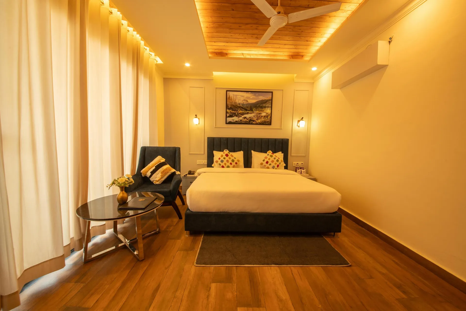 Perfectstayz Premium Westend @ Mall Road Room