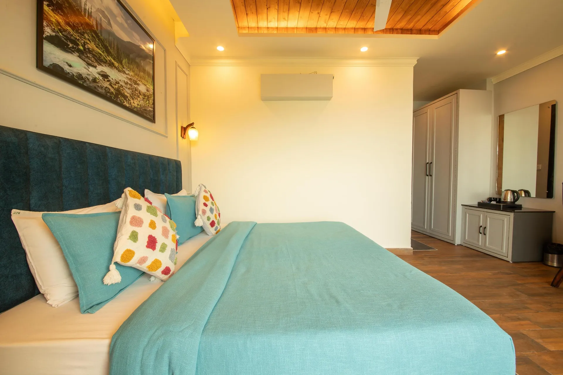 Perfectstayz Premium Westend @ Mall Road Room