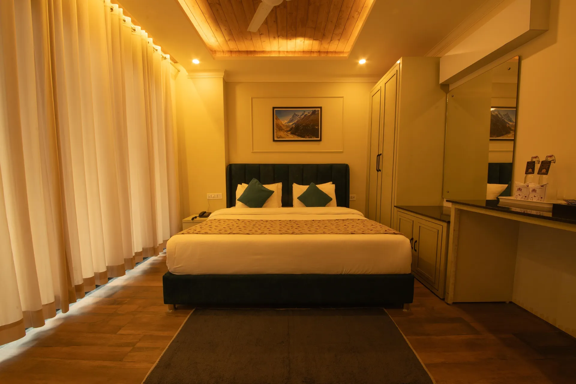 Perfectstayz Premium Westend @ Mall Road Room