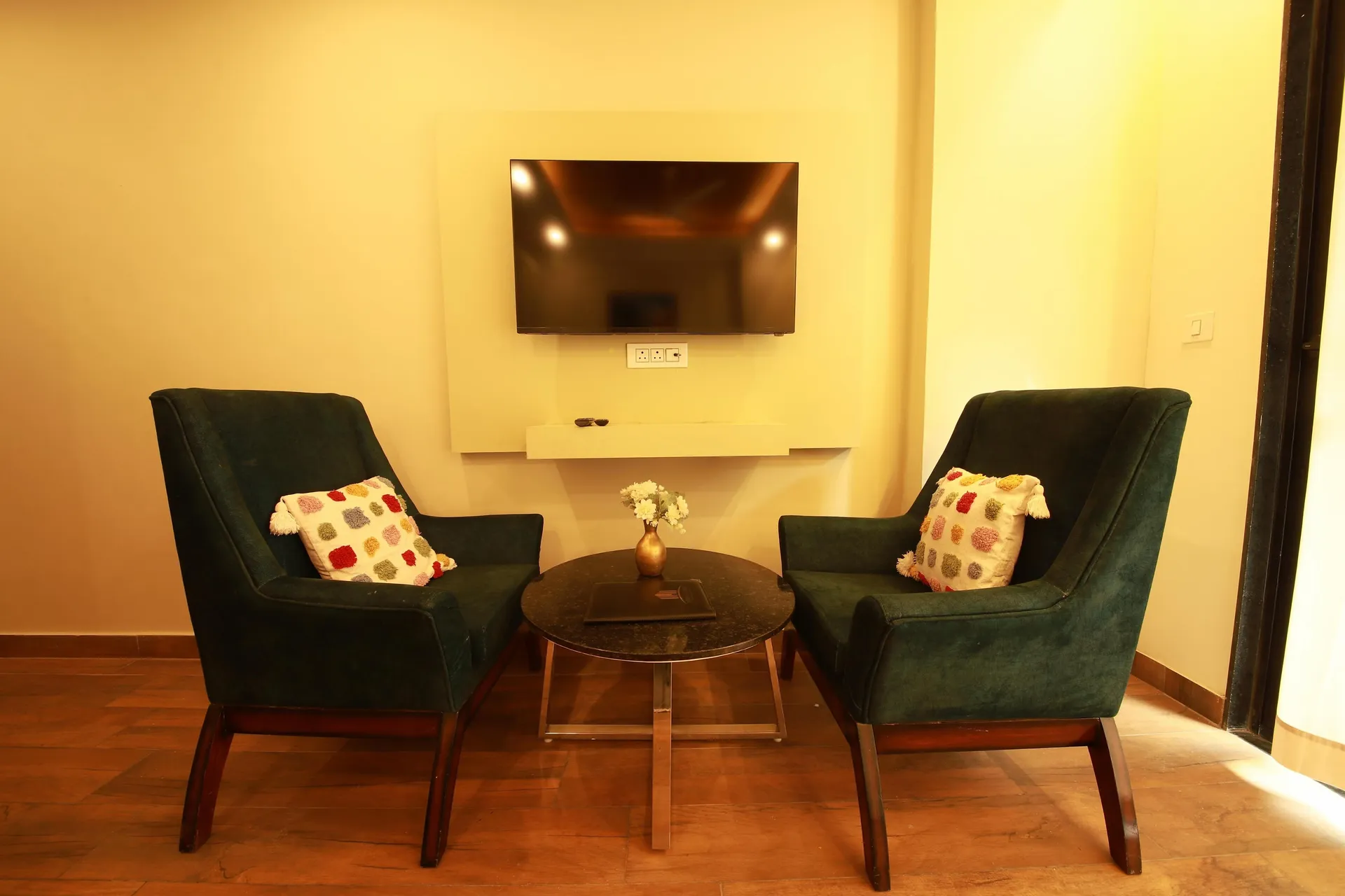 Perfectstayz Premium Westend @ Mall Road Room