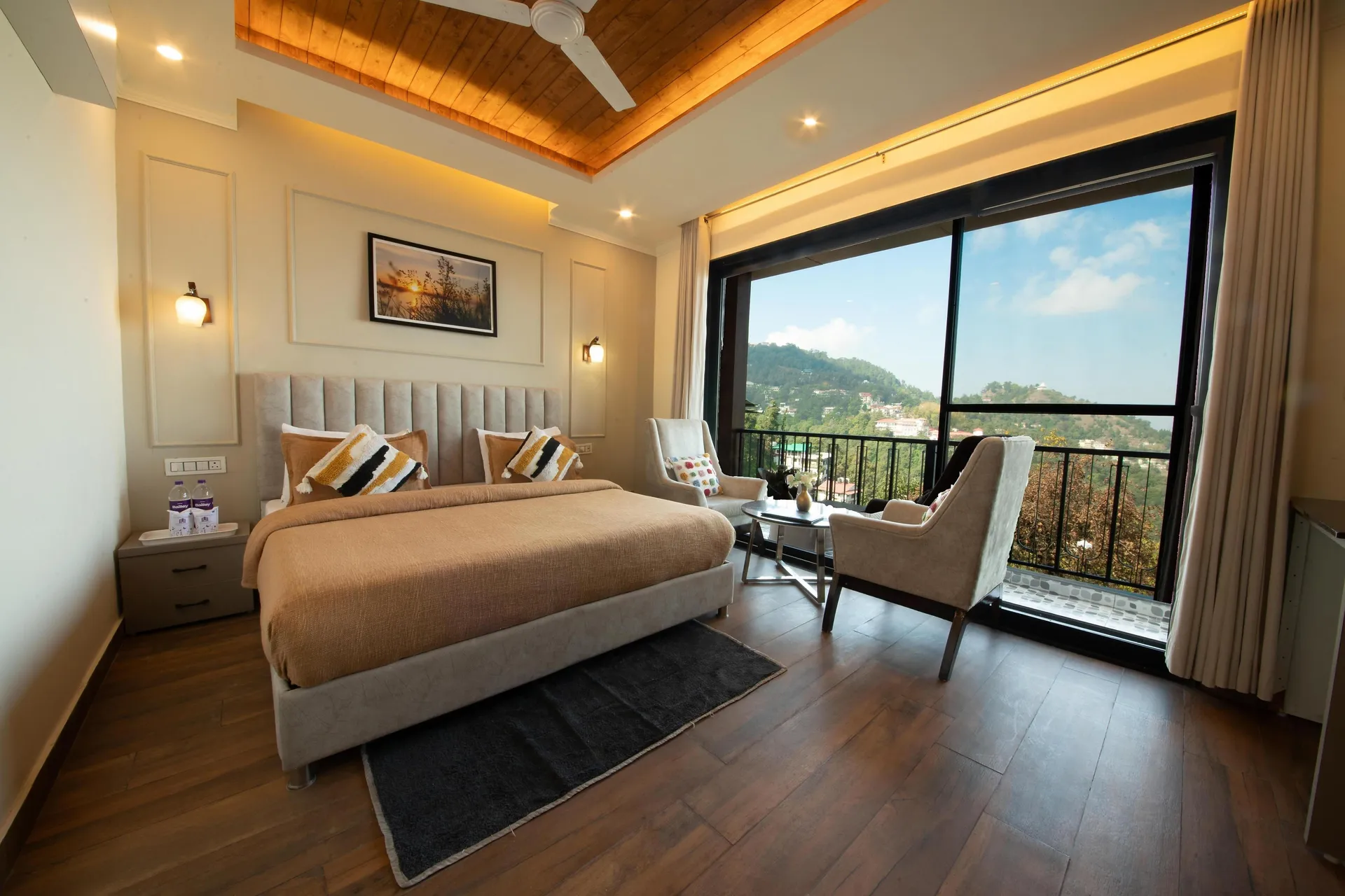 Perfectstayz Premium Westend @ Mall Road Room